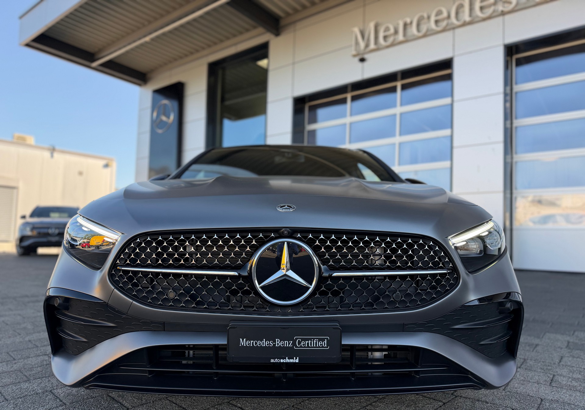 MERCEDES-BENZ A 250 AMG Line 4Matic 8G-DCT-showroom-element-2