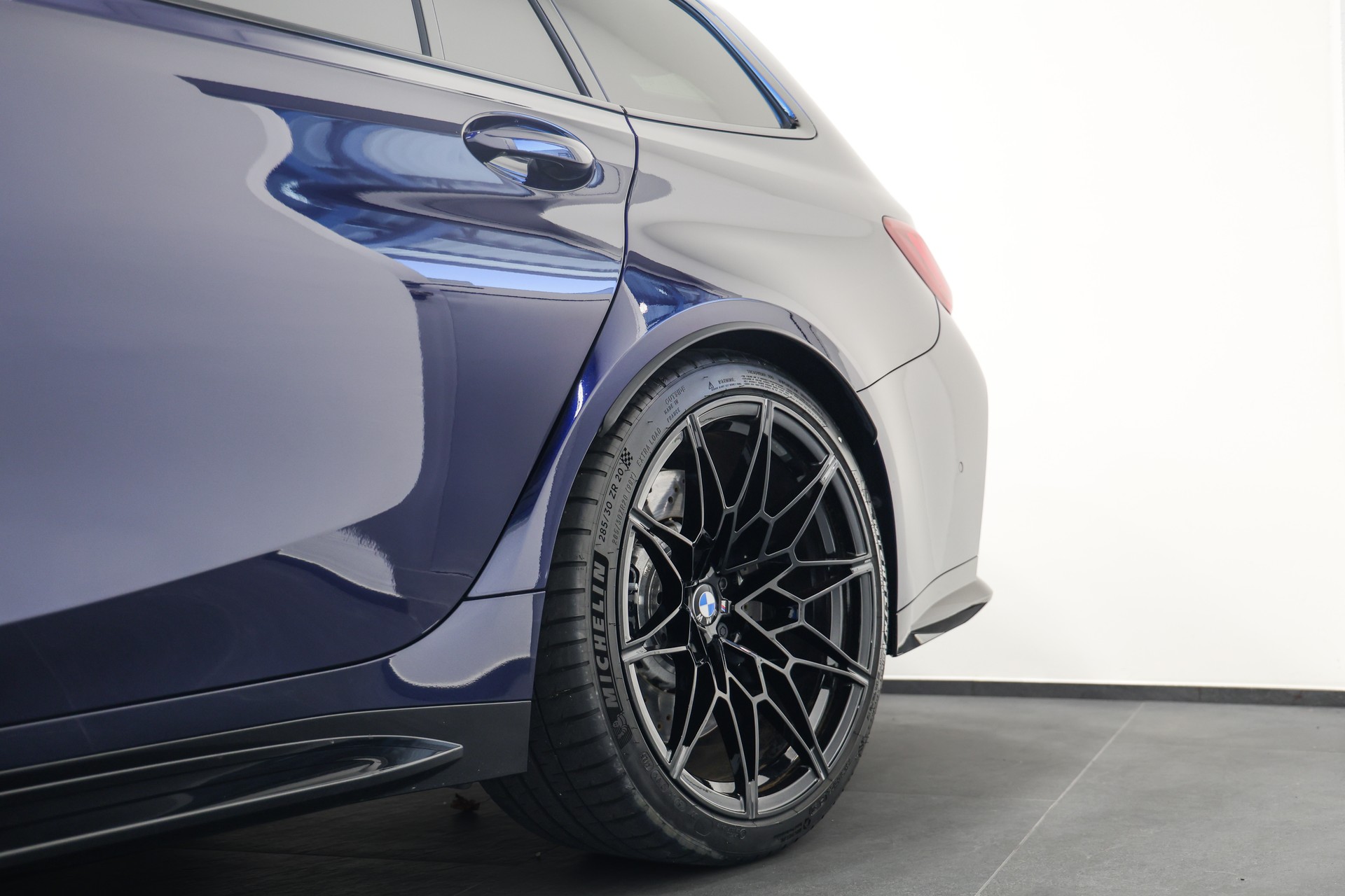 BMW M3 Touring xDrive Competition M LCI *BMW Werksgarantie bis 01.2029*Carbon Interieur*Carbon Exterieur*Individual Tansanitblau*-image-9