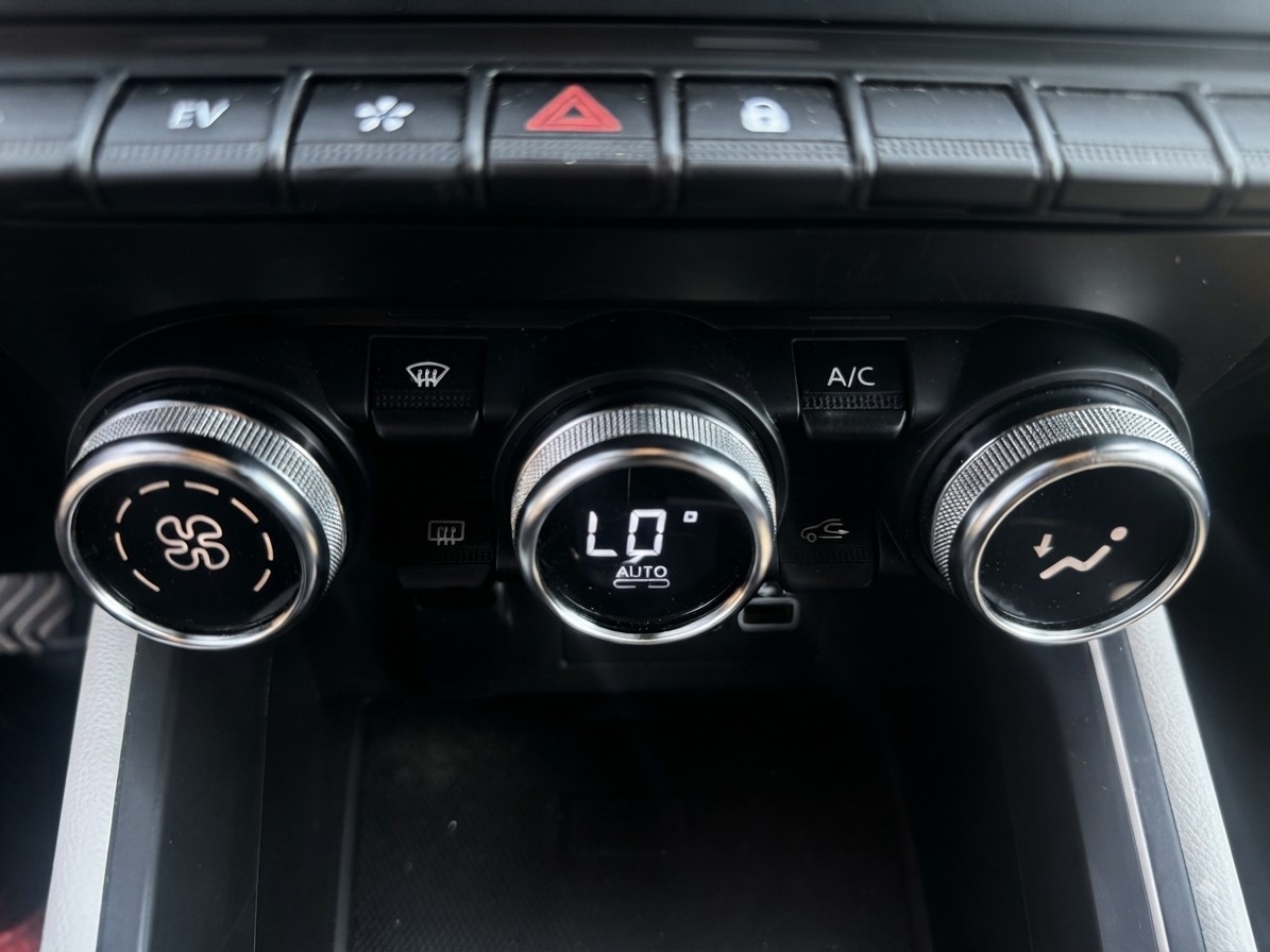RENAULT Clio 1.6 E-Tech Techno-image-27