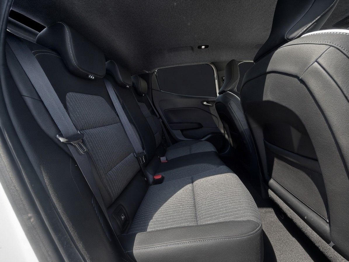 RENAULT Clio 1.6 E-Tech Techno-image-10