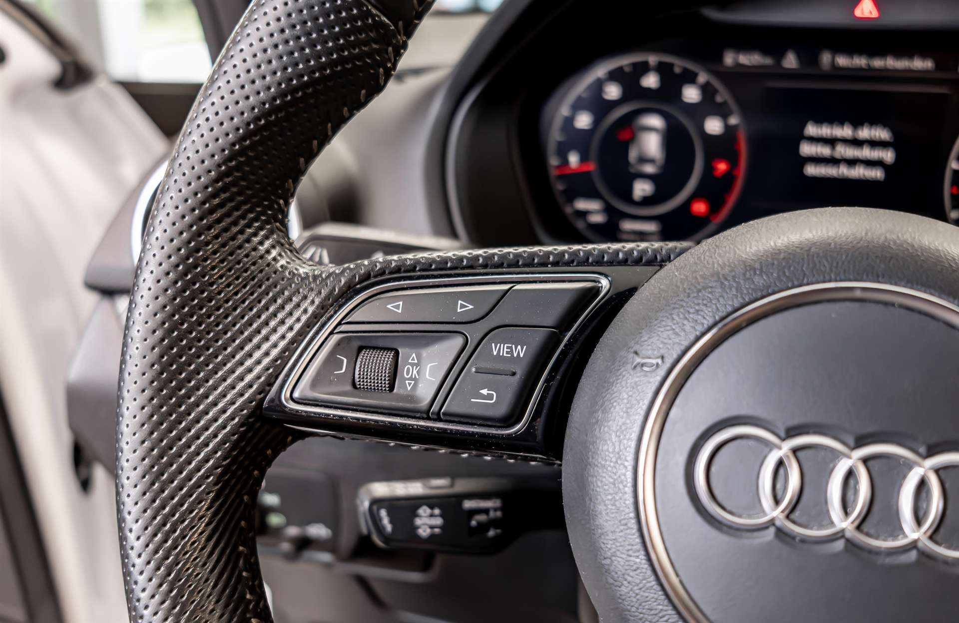 AUDI Q2 2.0 TFSI sport quattro S-tronic-image-7