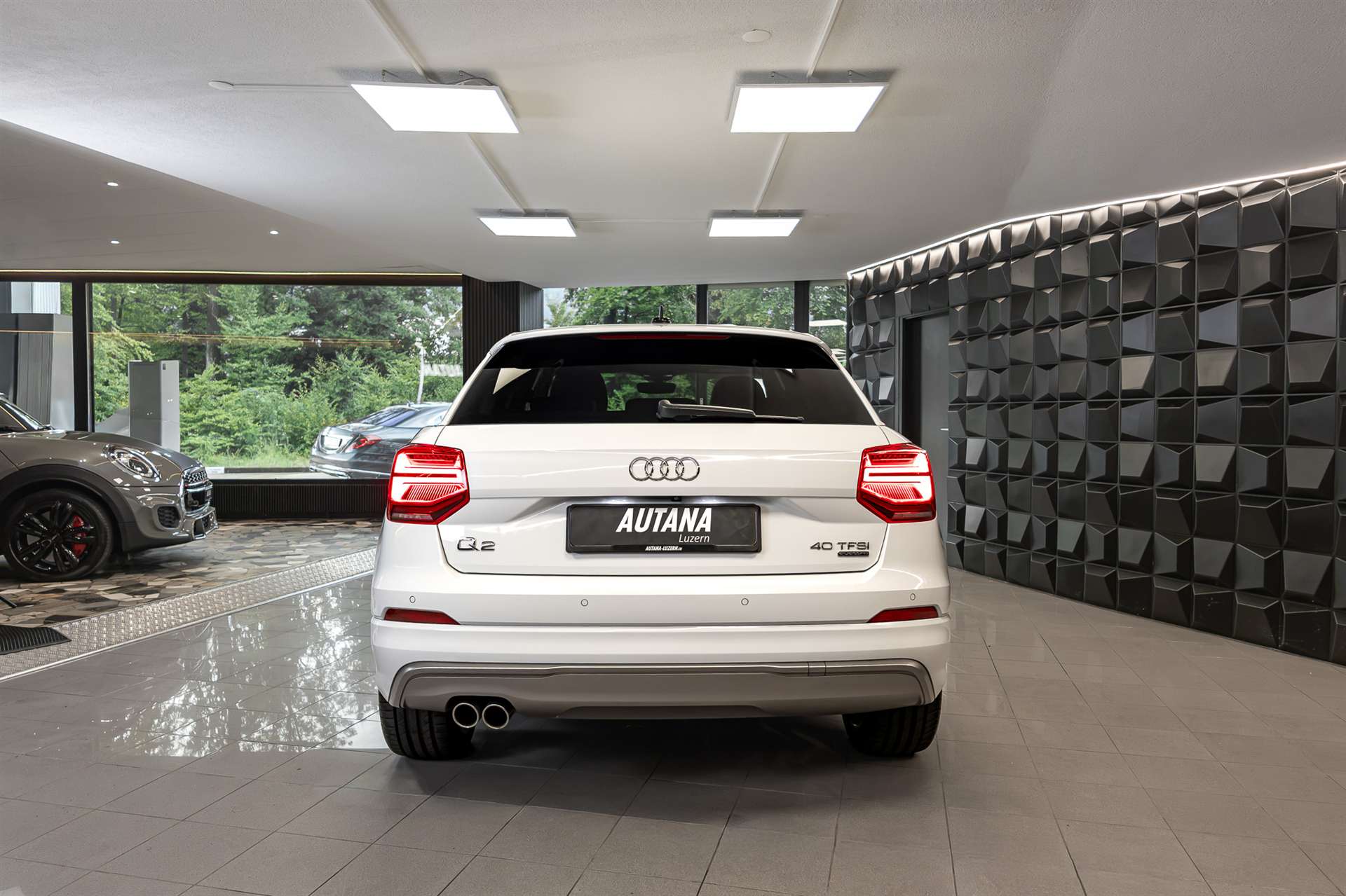 AUDI Q2 2.0 TFSI sport quattro S-tronic-image-4