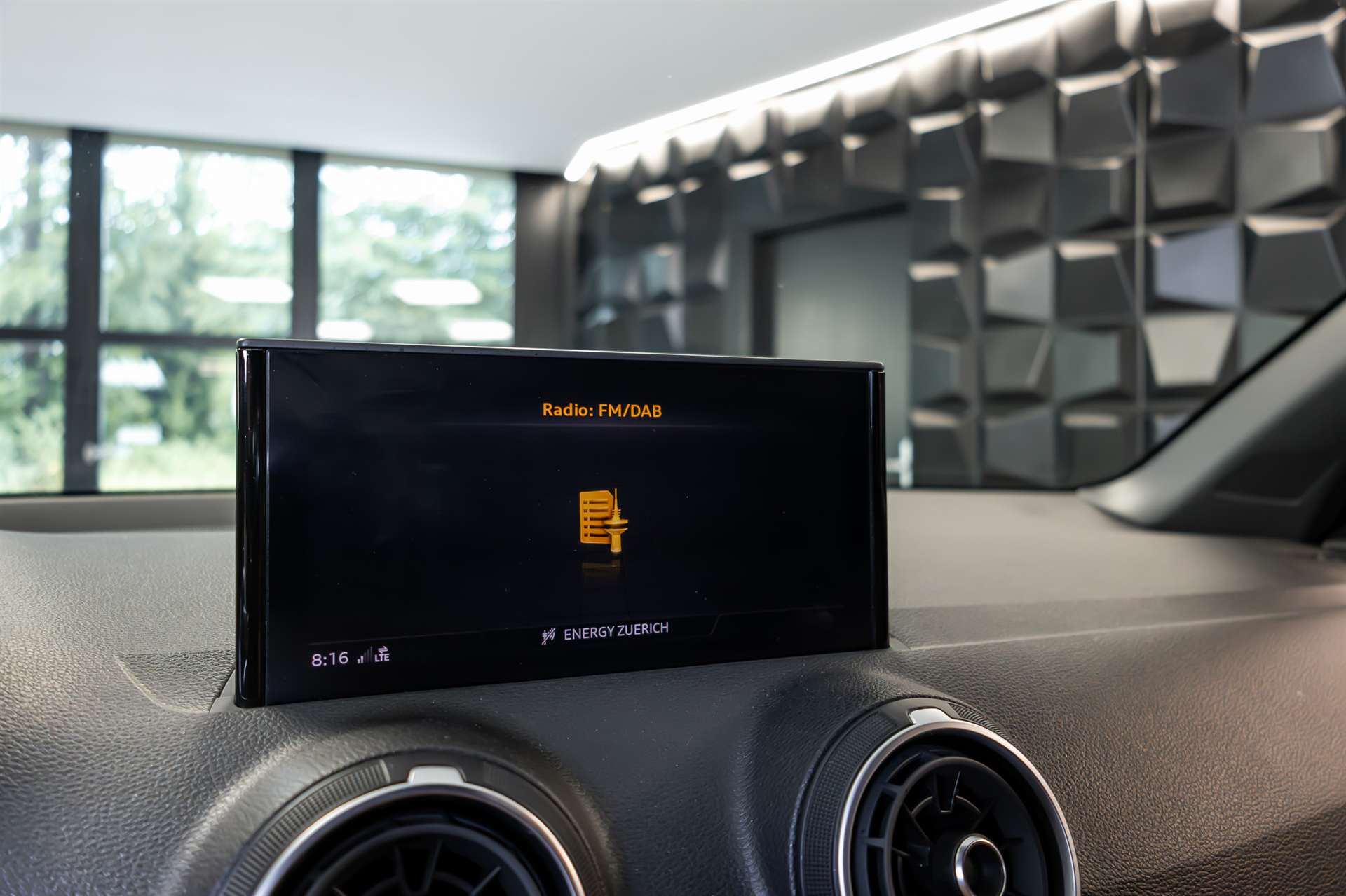 AUDI Q2 2.0 TFSI sport quattro S-tronic-image-17