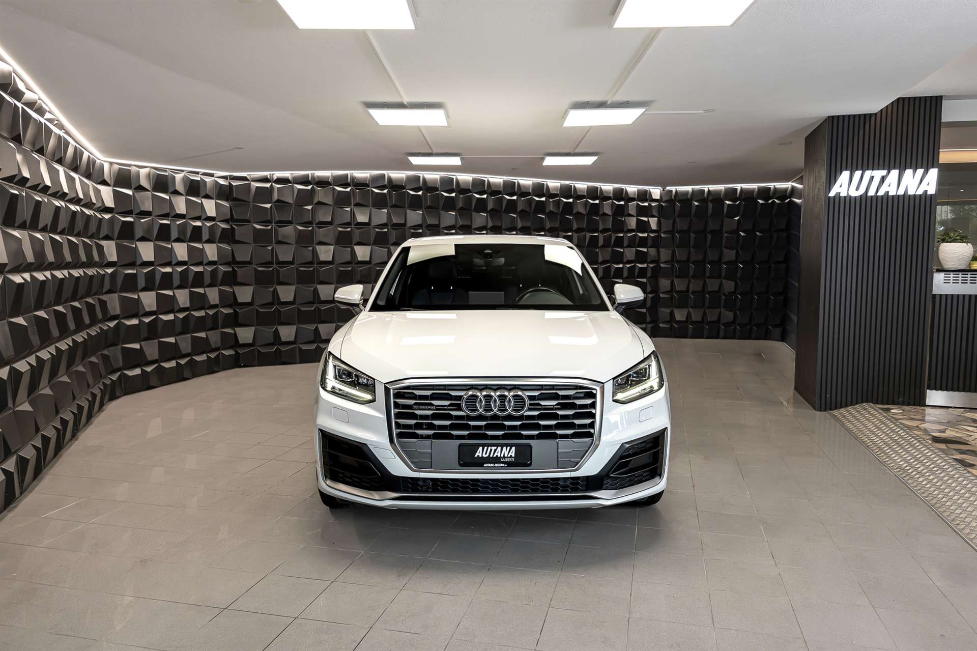 AUDI Q2 2.0 TFSI sport quattro S-tronic-image-3