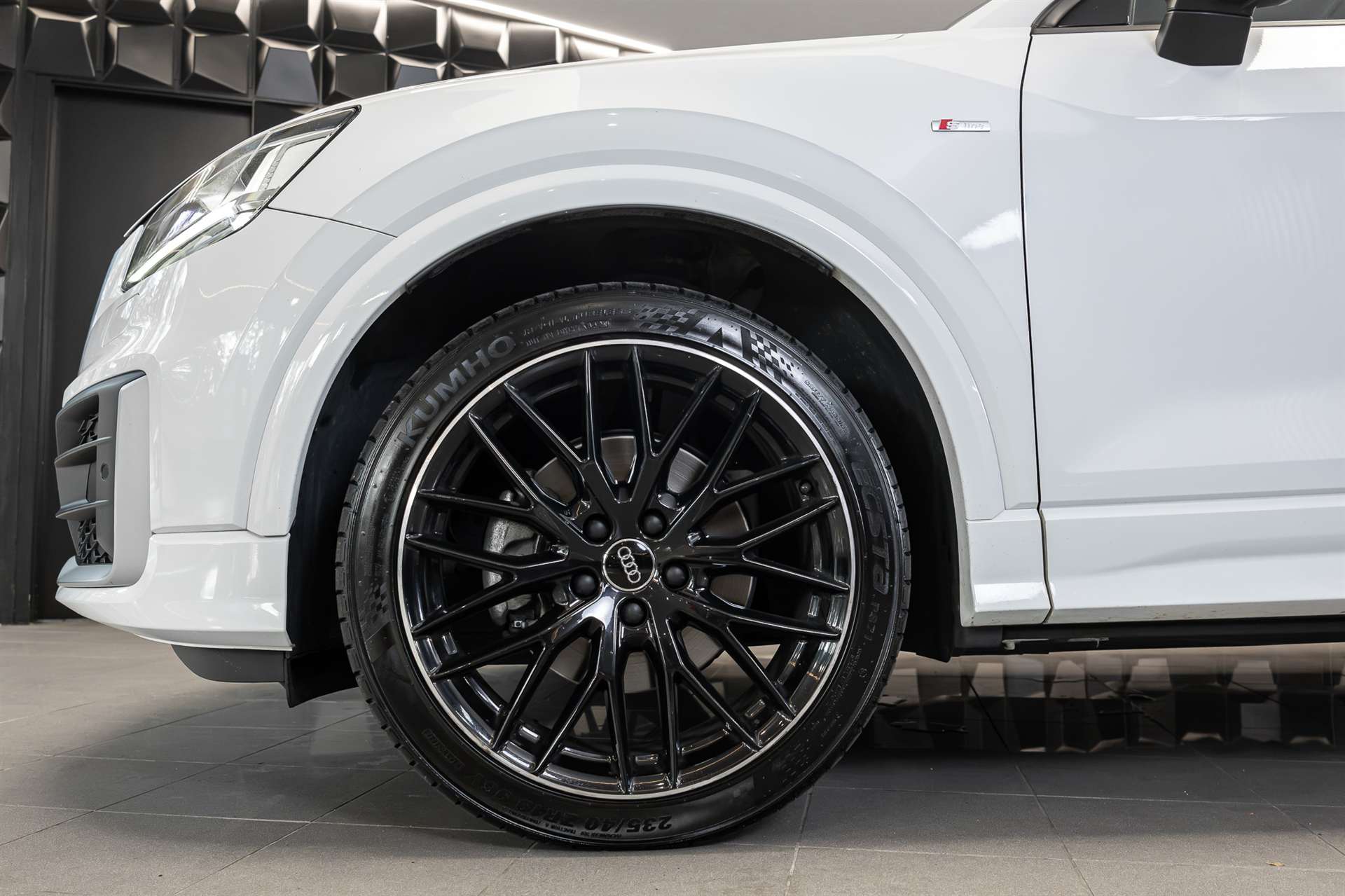 AUDI Q2 2.0 TFSI sport quattro S-tronic-image-29