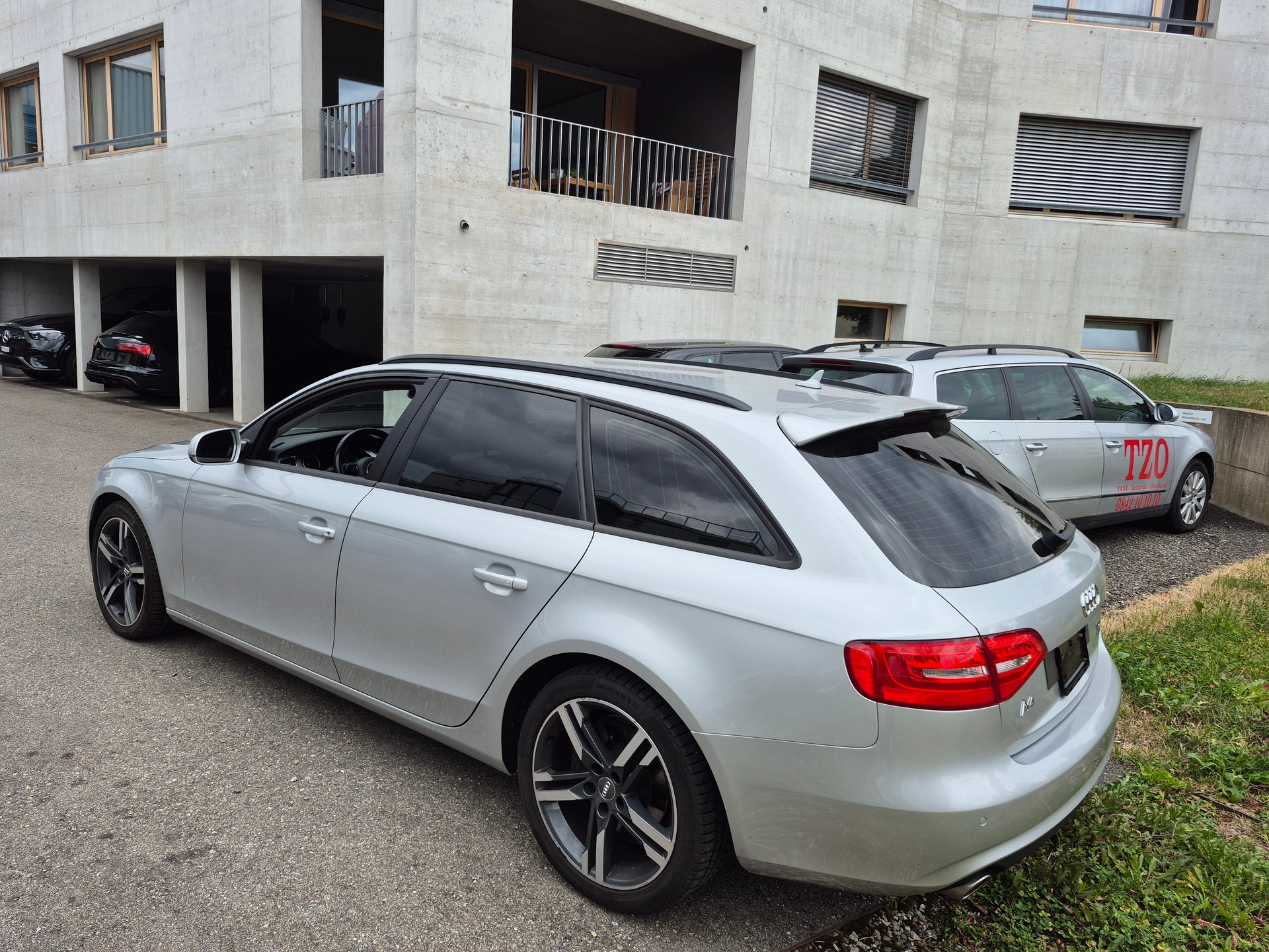 AUDI A4 Avant 3.0 TDI quattro S-tronic-image-4