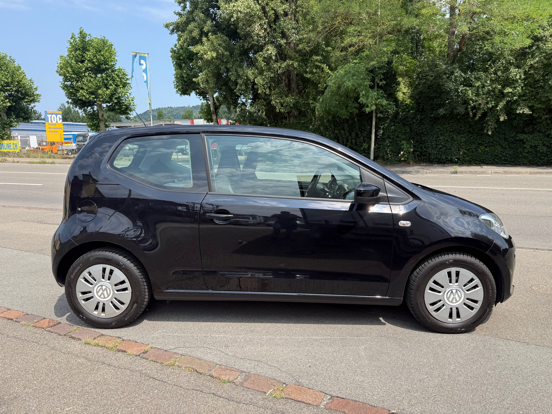 VW Up 1.0 take up-image-3
