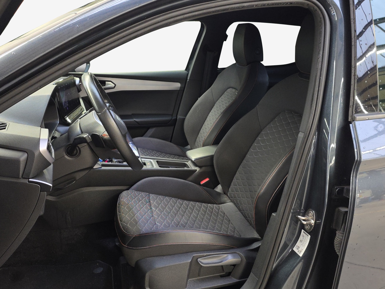SEAT Leon 1.5 eTSI mHEV DSG FR-image-7