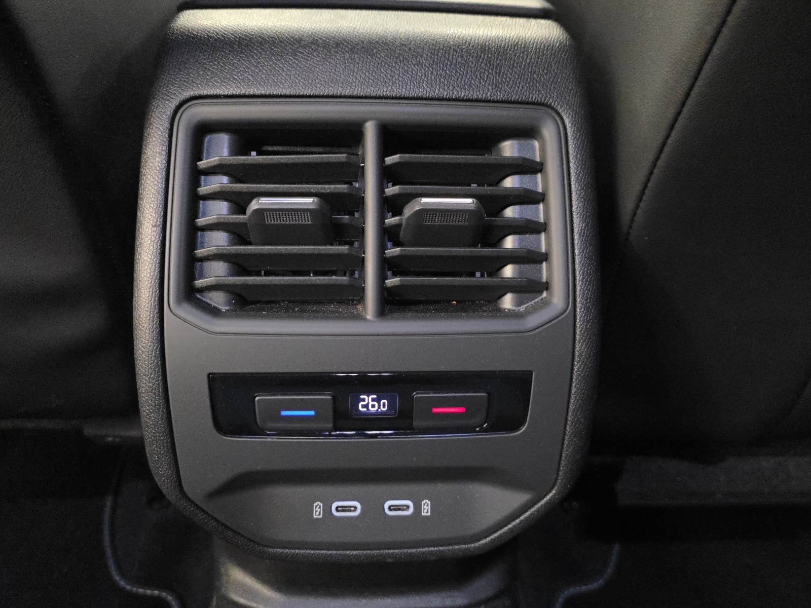 SEAT Leon 1.5 eTSI mHEV DSG FR-image-15