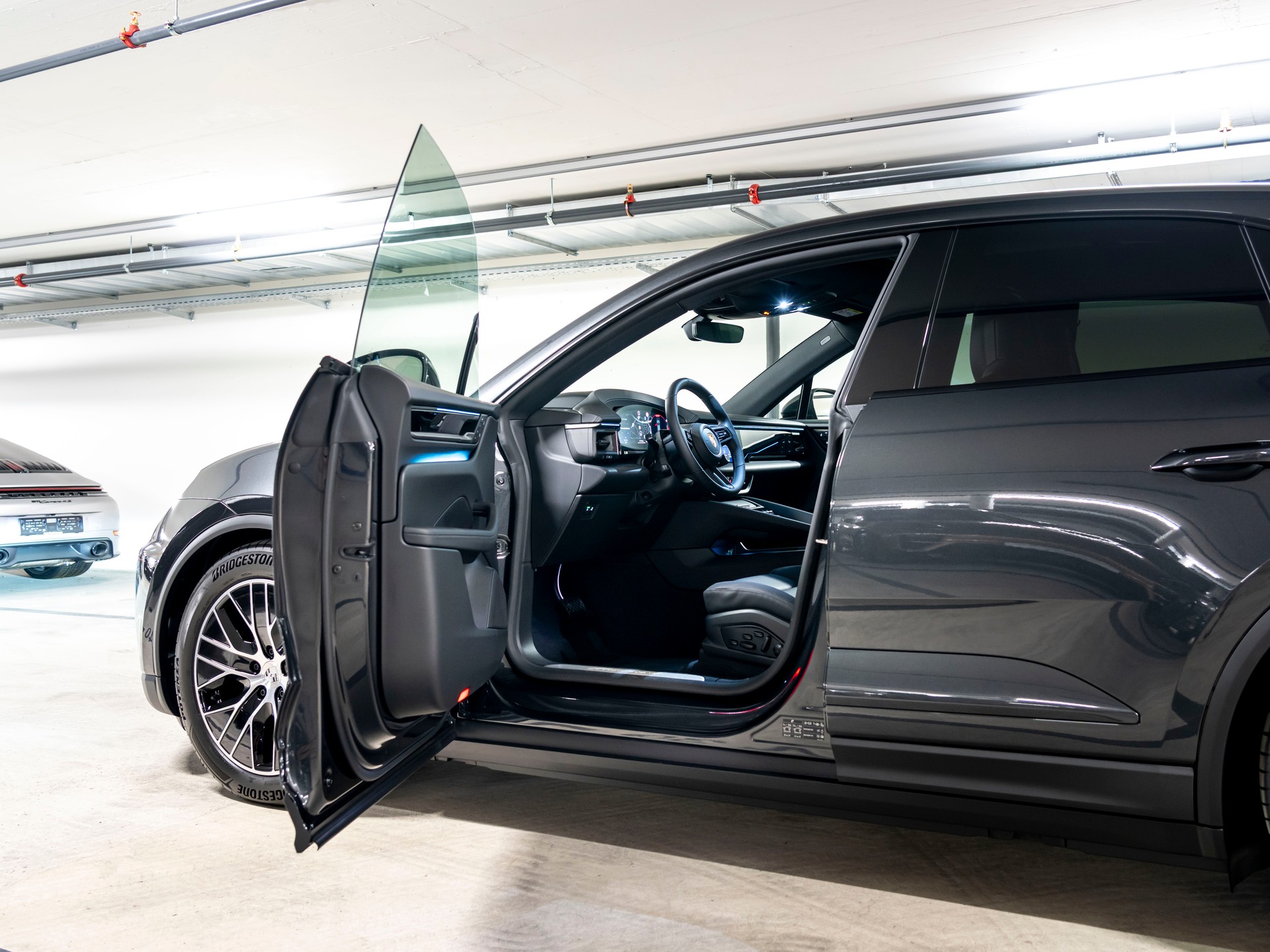 PORSCHE Macan 4 100kWh-image-13