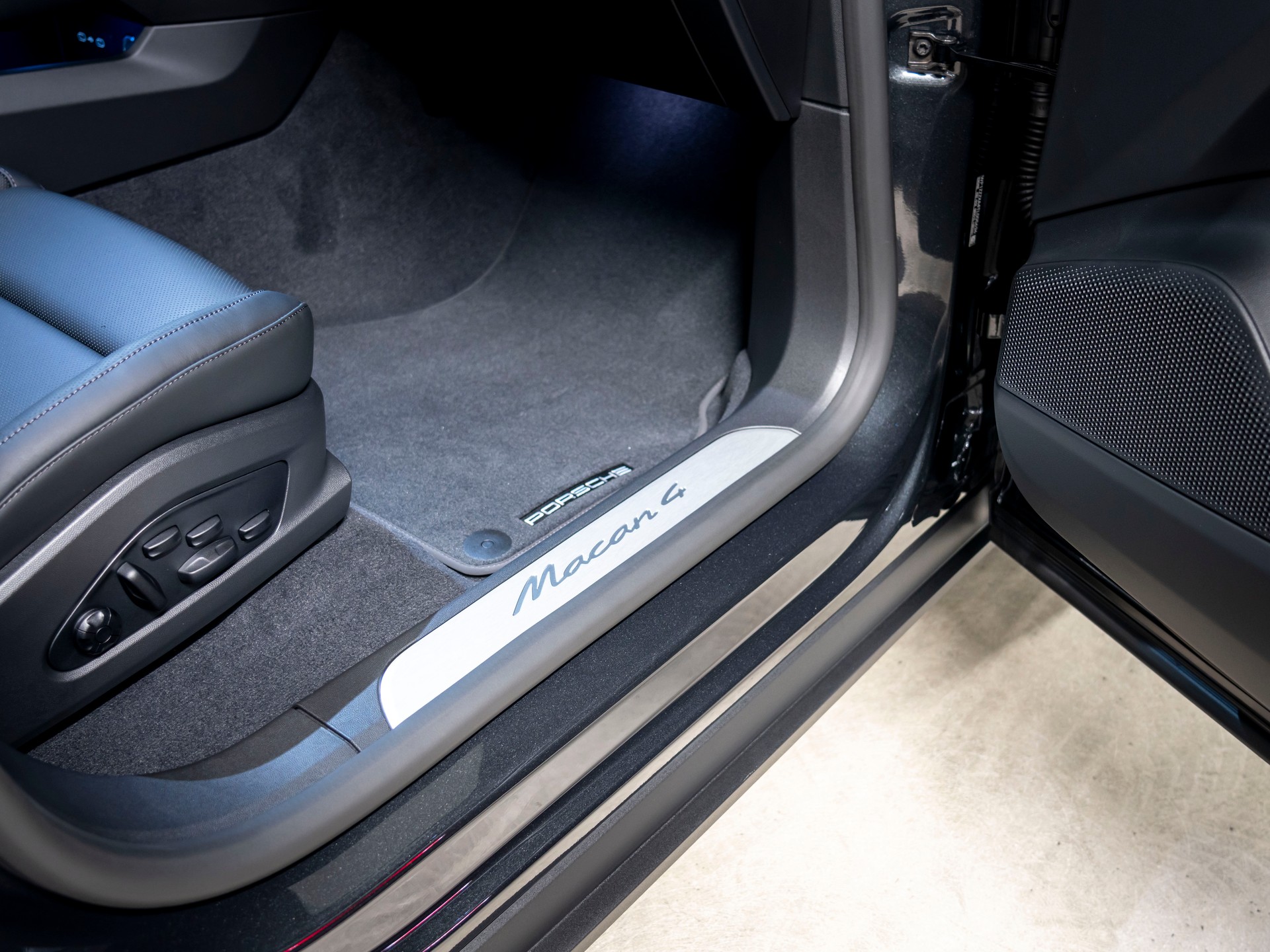 PORSCHE Macan 4 100kWh-image-19