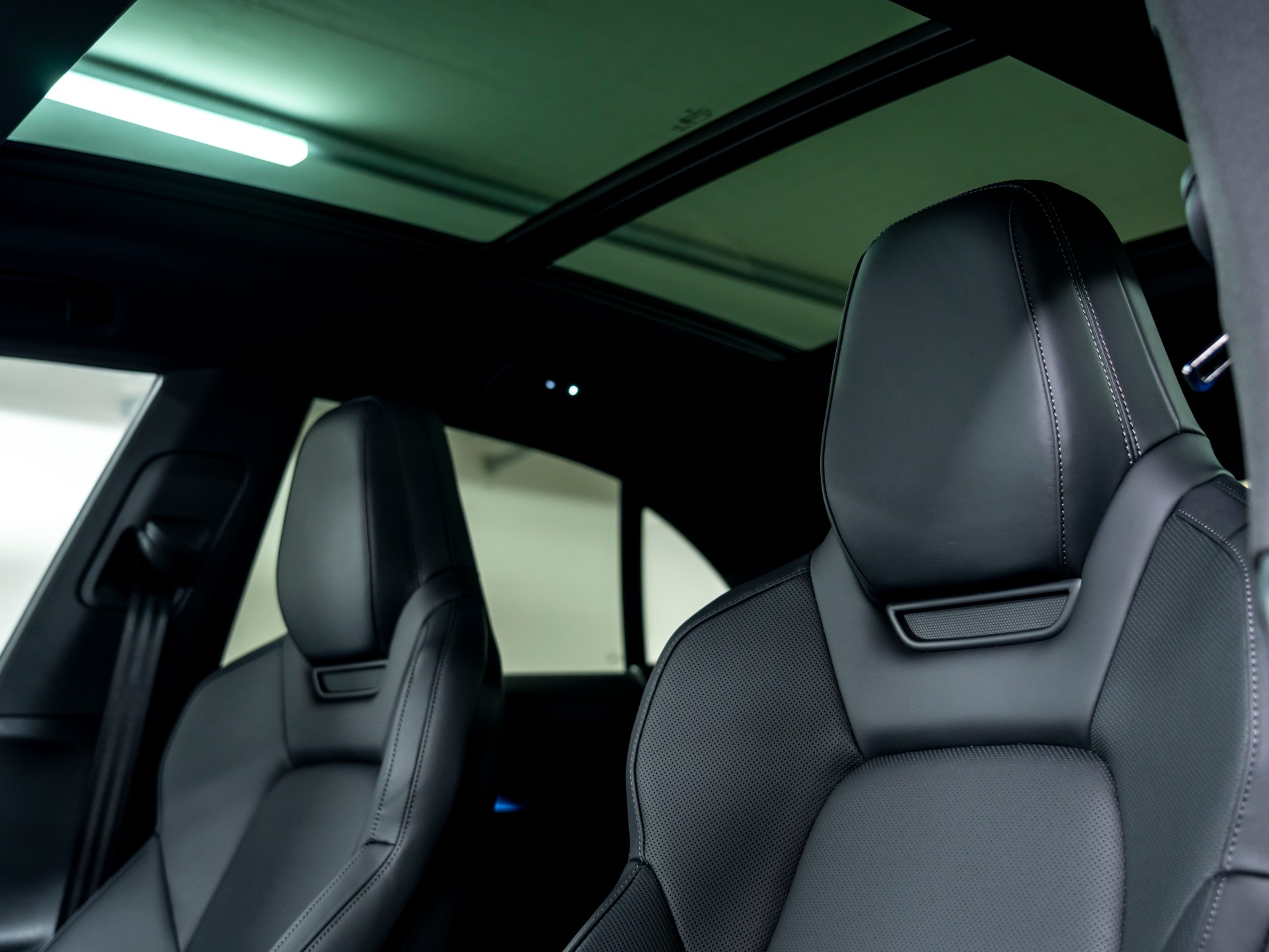 PORSCHE Macan 4 100kWh-image-12