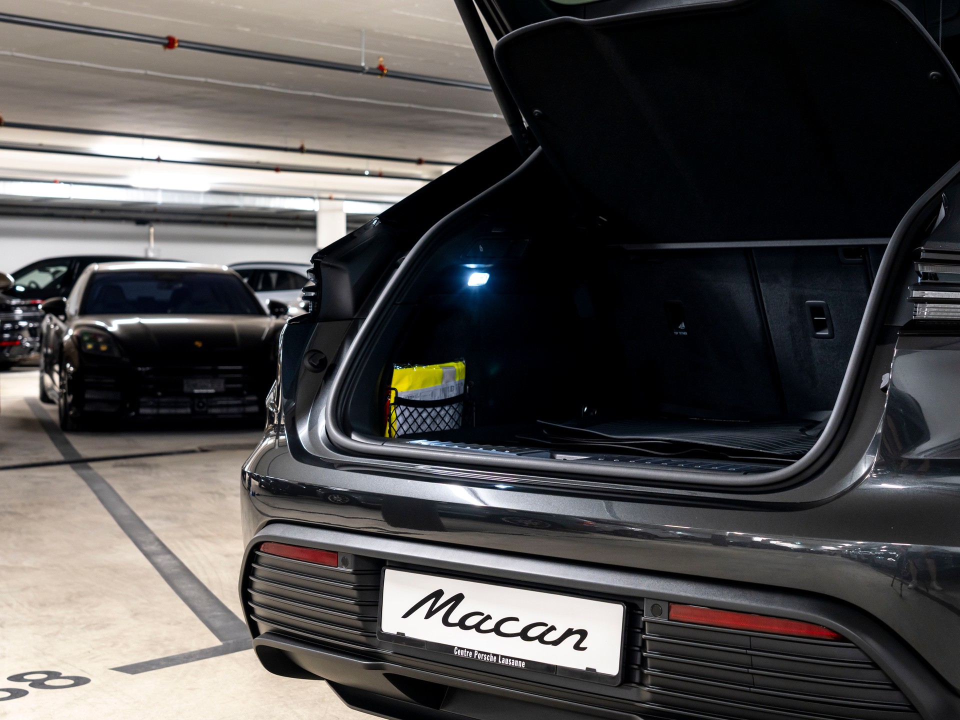 PORSCHE Macan 4 100kWh-image-9