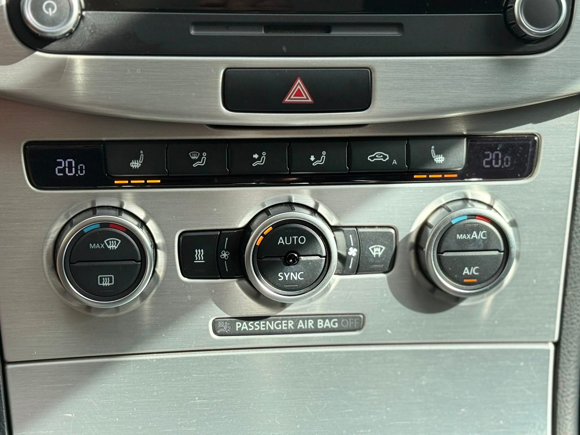 VW Passat Variant 2.0 TDI 177 BlueMT High.DSG 4m-image-19