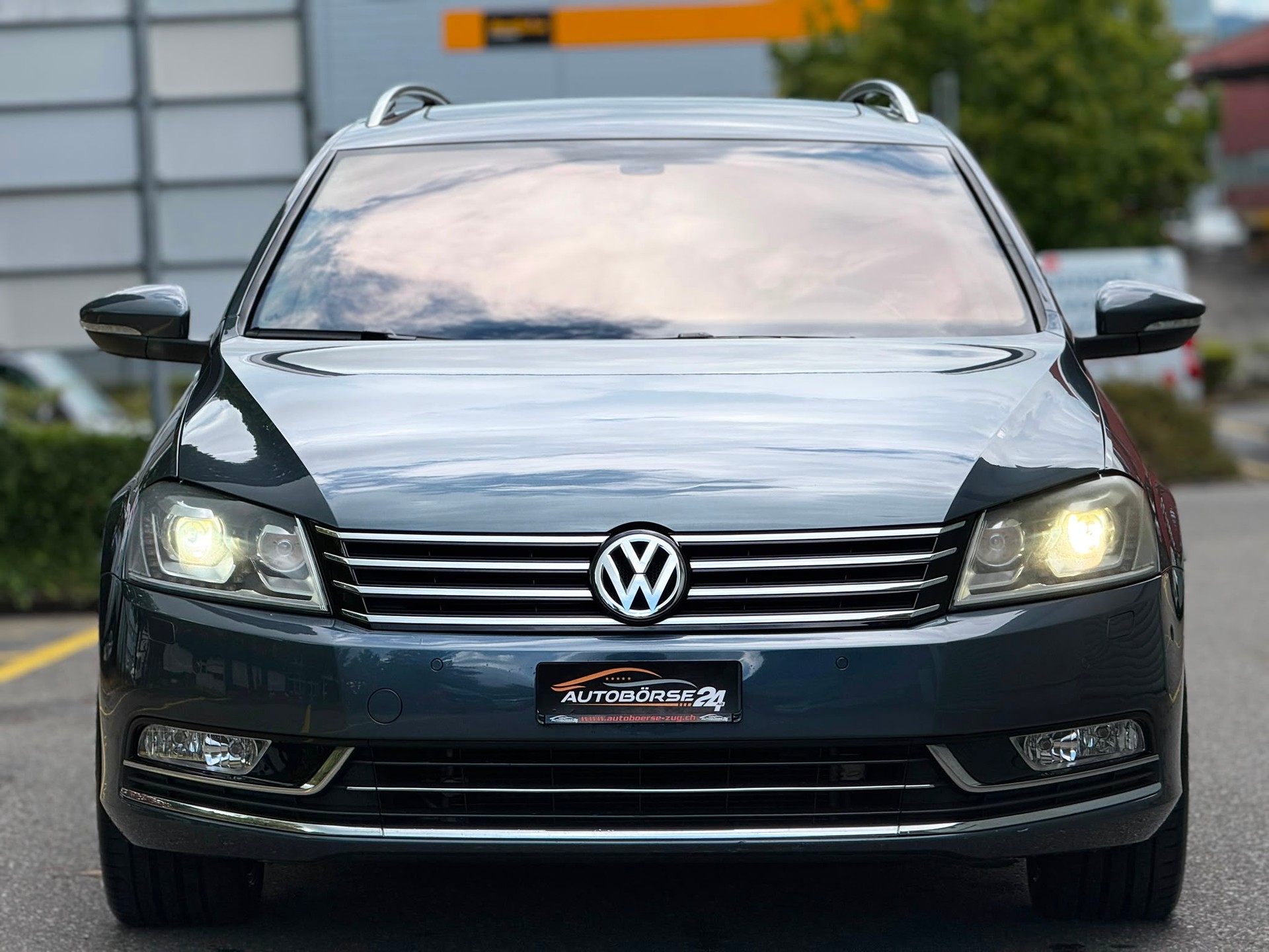VW Passat Variant 2.0 TDI 177 BlueMT High.DSG 4m-image-2