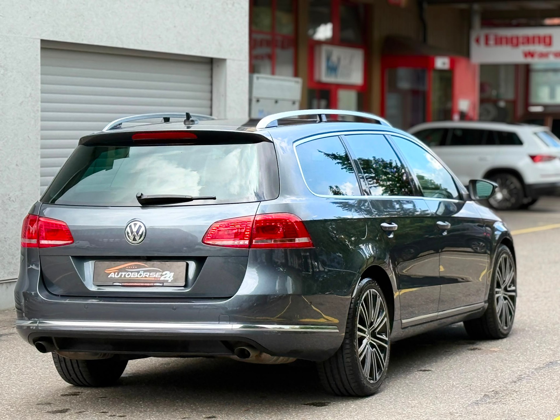 VW Passat Variant 2.0 TDI 177 BlueMT High.DSG 4m-image-4