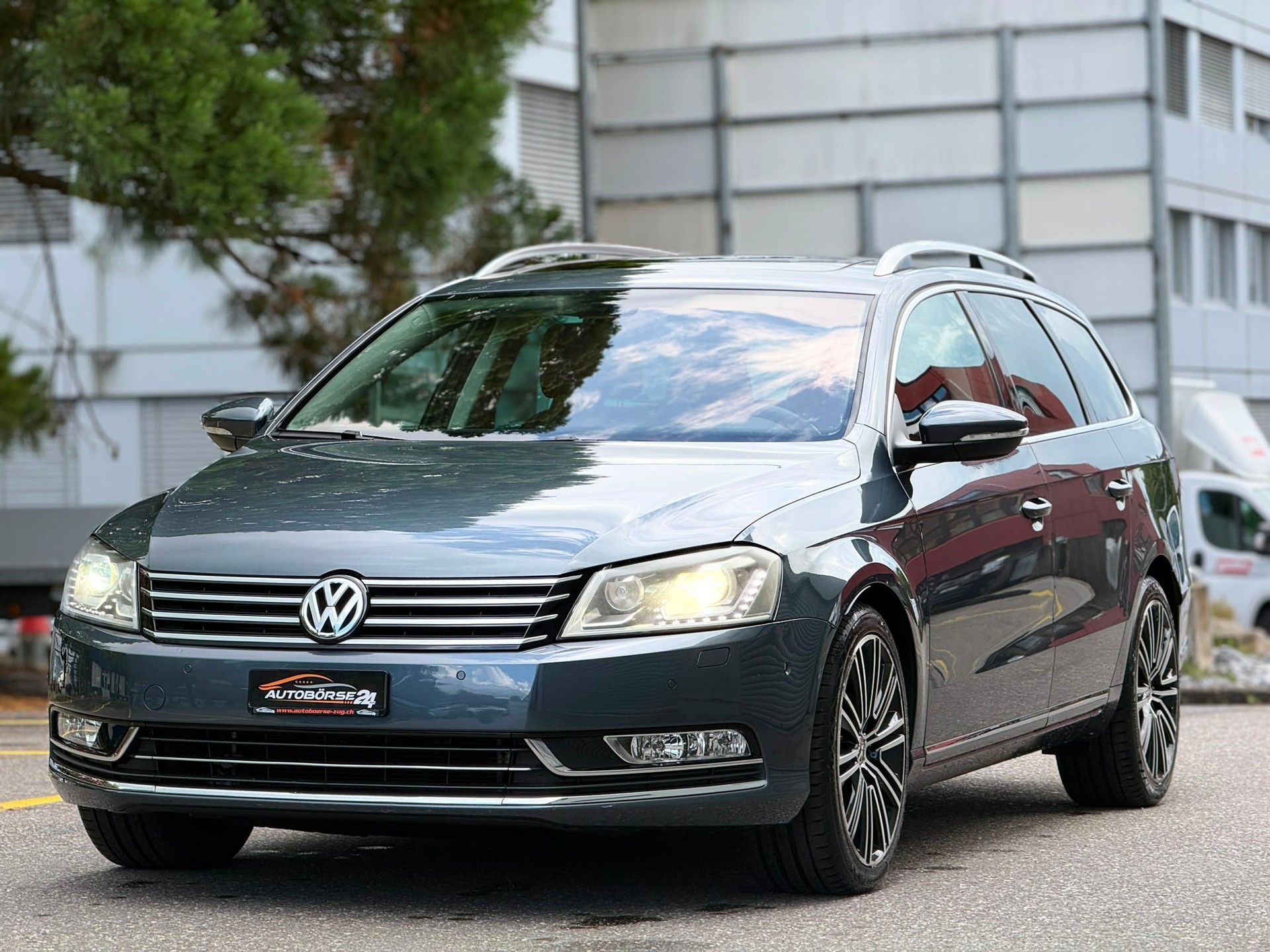 VW Passat Variant 2.0 TDI 177 BlueMT High.DSG 4m-image-0