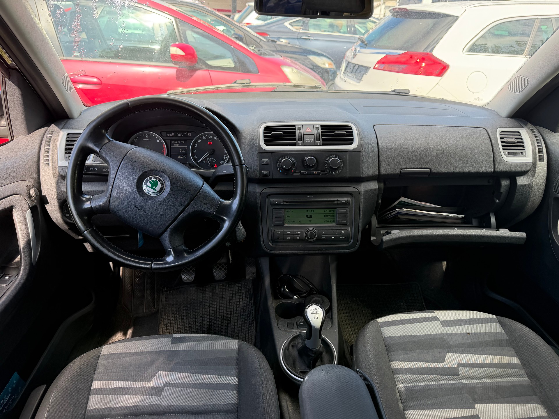 SKODA Roomster 1.9 TDI Sport-image-4