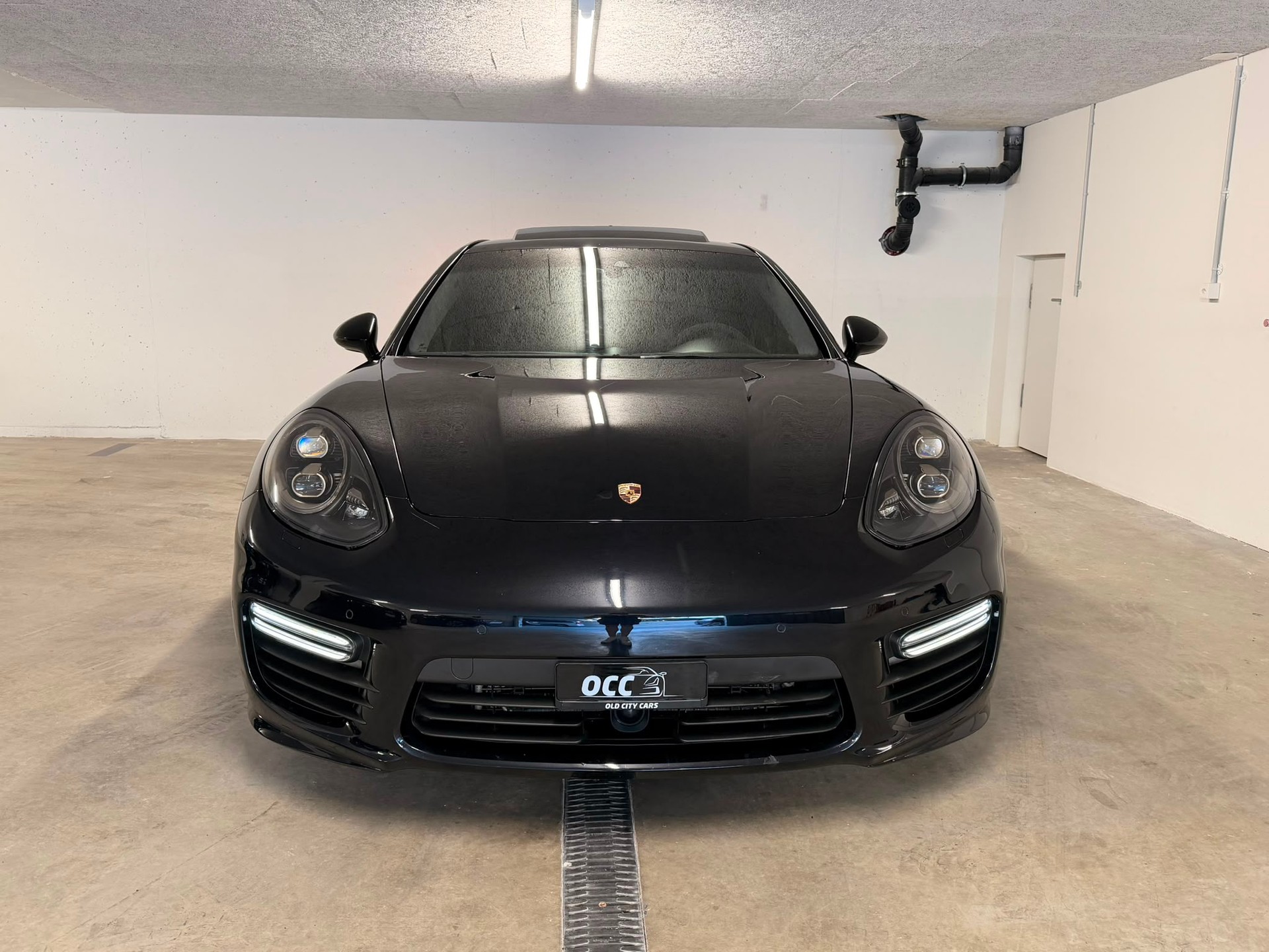 PORSCHE Panamera GTS 4.8 PDK SportChrono-image-1