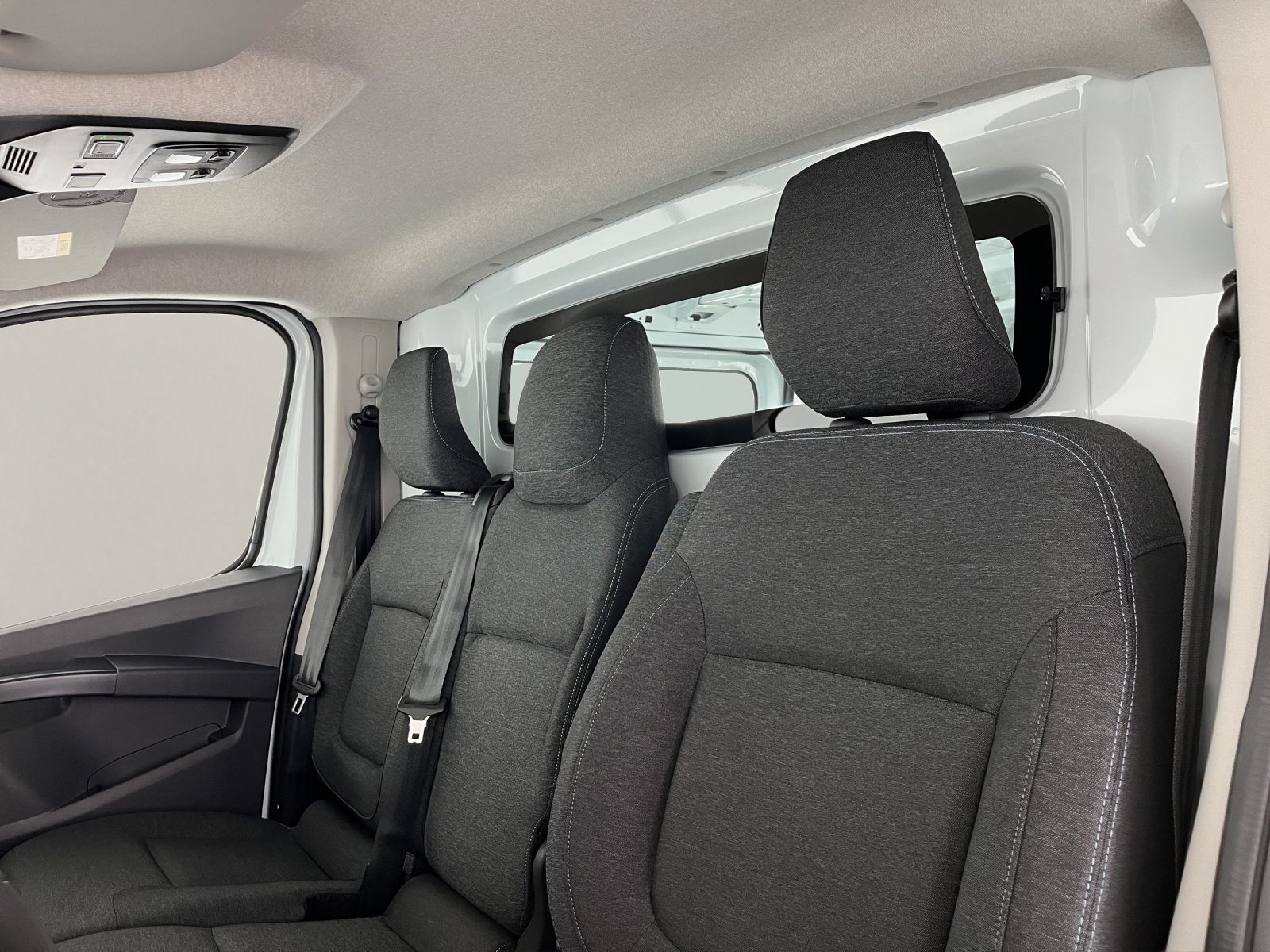 RENAULT Trafic Kaw. 3.0 t L1 H1 2.0 dCi Blue 130 Advance-image-14