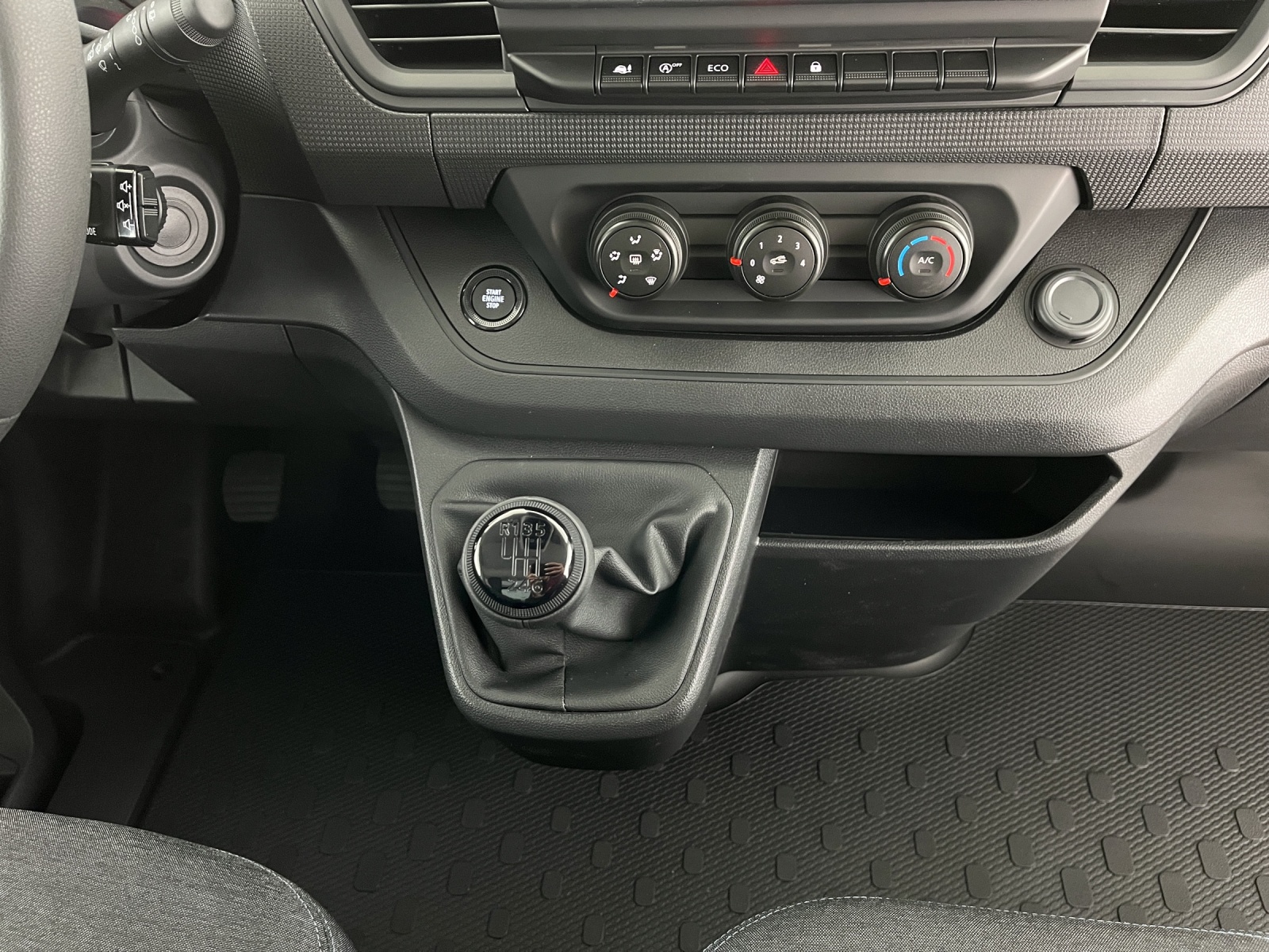 RENAULT Trafic Kaw. 3.0 t L1 H1 2.0 dCi Blue 130 Advance-image-13