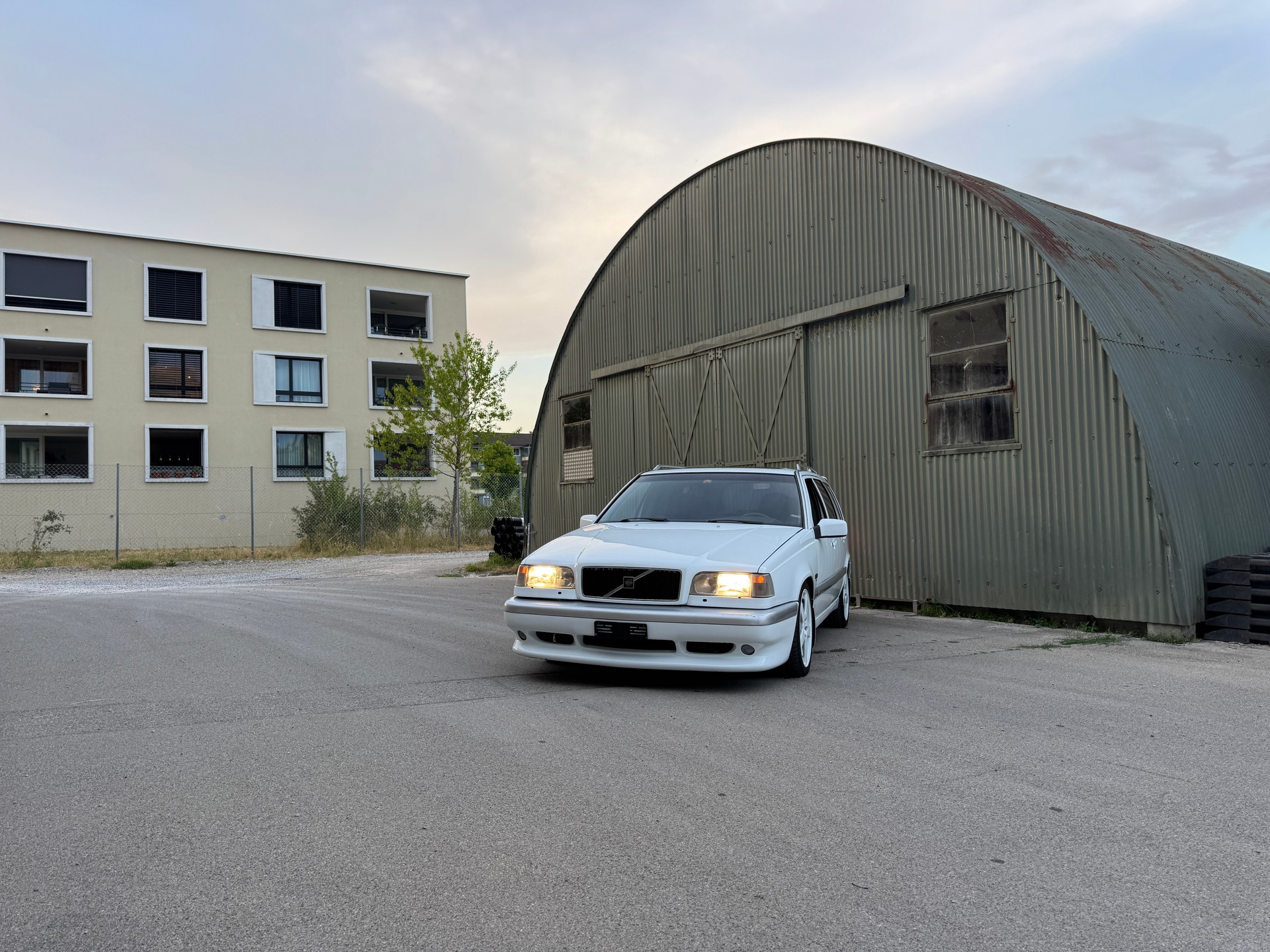 VOLVO 2.3 20V T-5-image-1