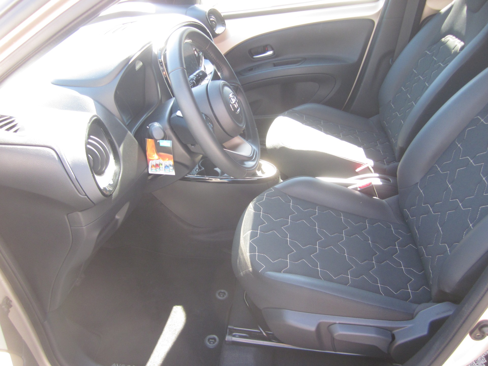 TOYOTA Aygo X 1.0 VVT-i Style-image-8