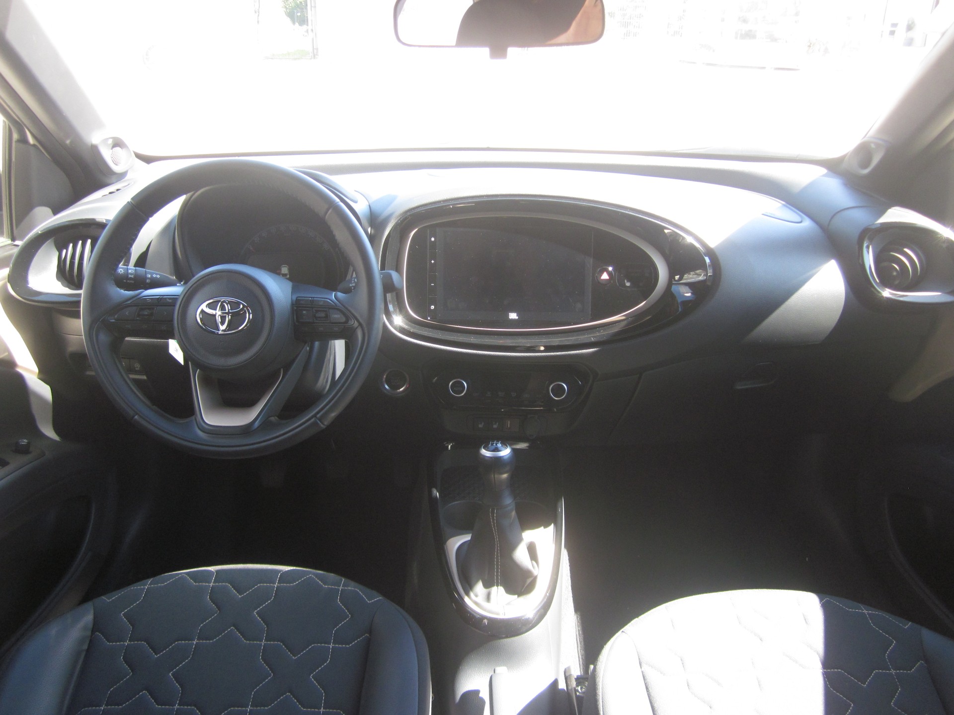 TOYOTA Aygo X 1.0 VVT-i Style-image-7
