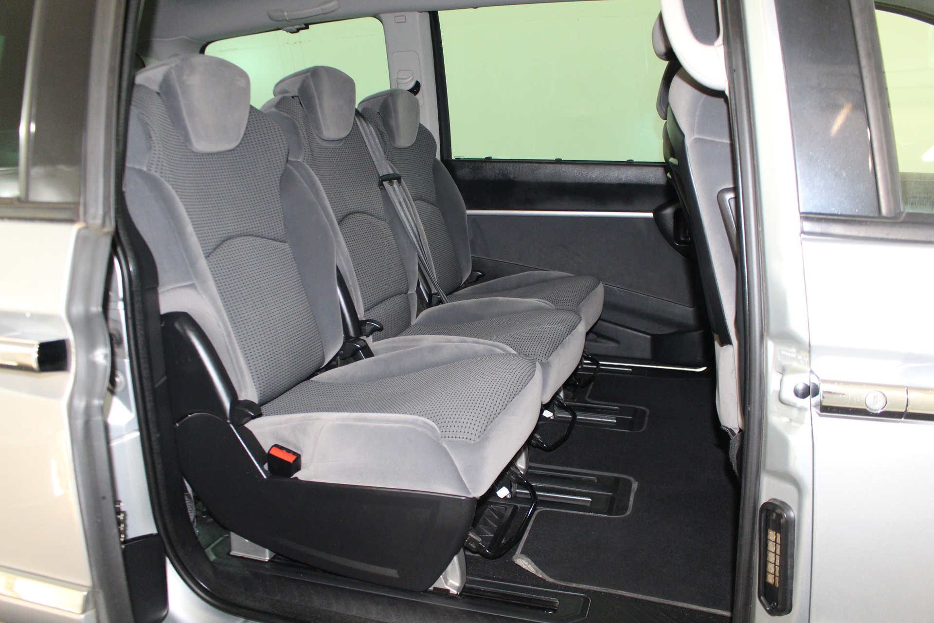 PEUGEOT 807 2.0 HDI Allure-image-9