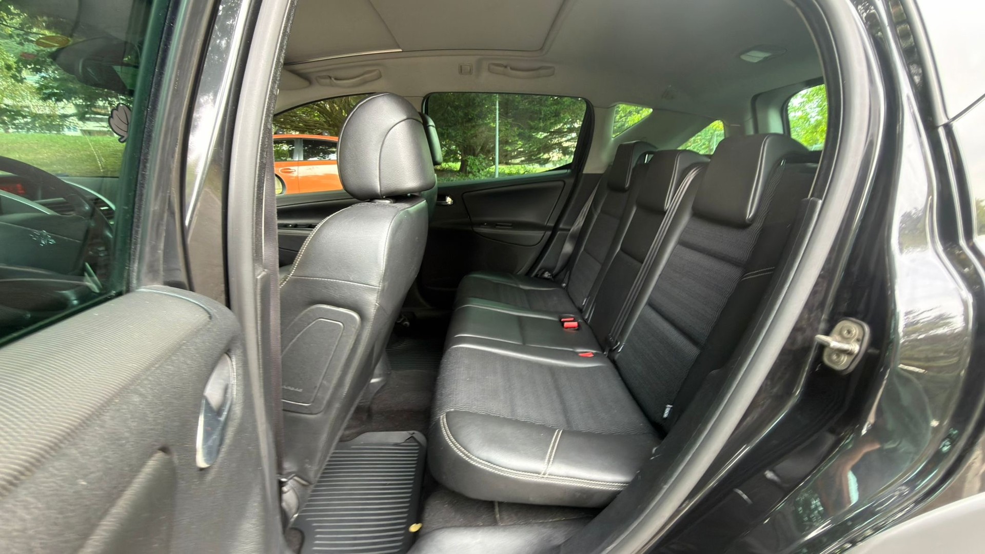 PEUGEOT 207 SW 1.6 16V Outdoor-image-11