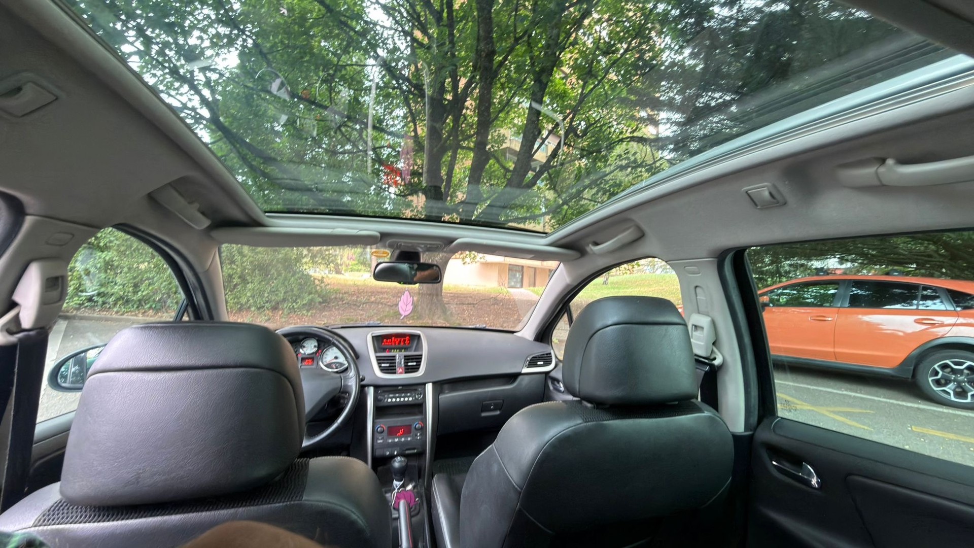 PEUGEOT 207 SW 1.6 16V Outdoor-image-9