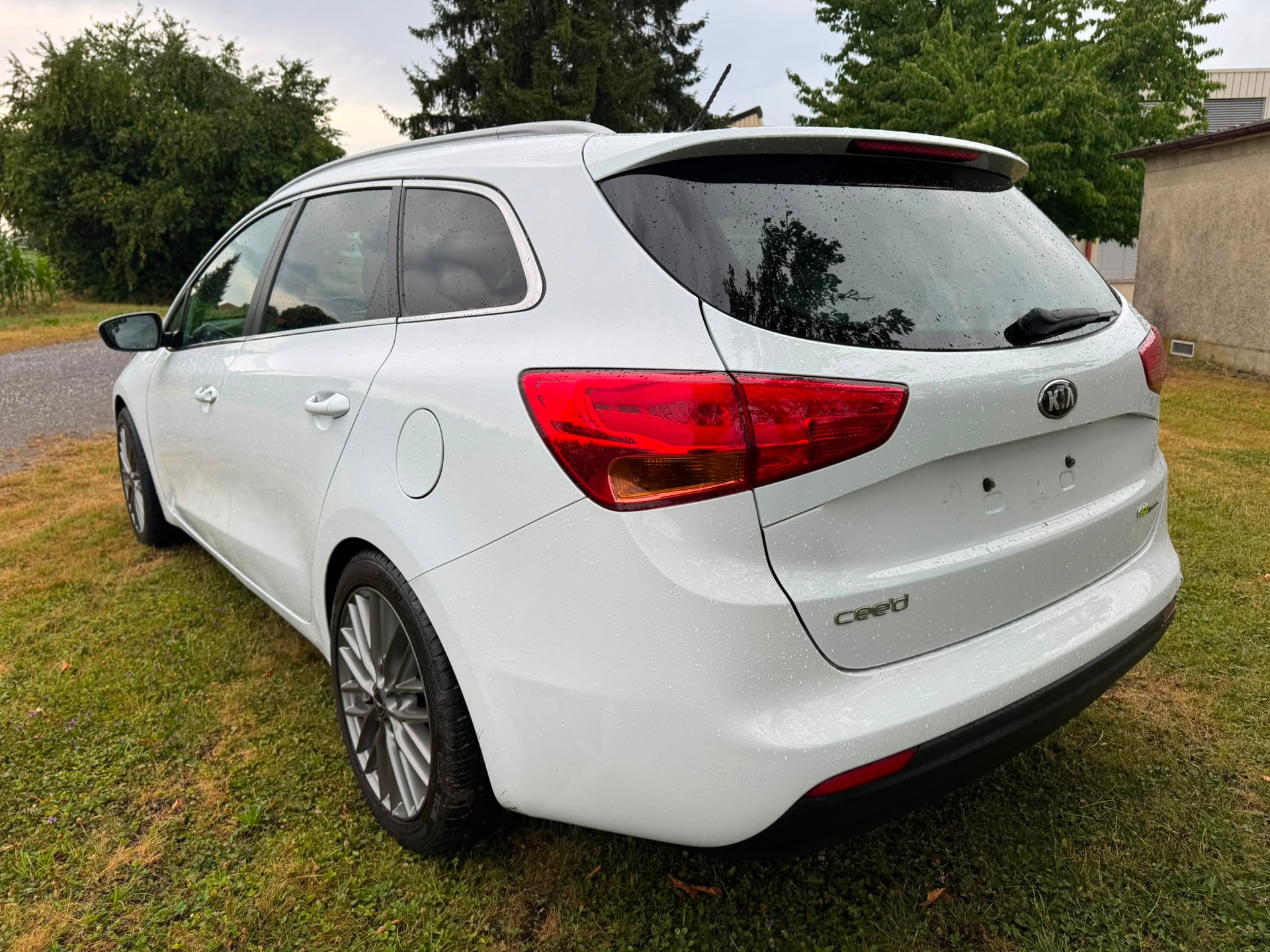 KIA Cee'd Sportswagon 1.6 CRDi-image-4