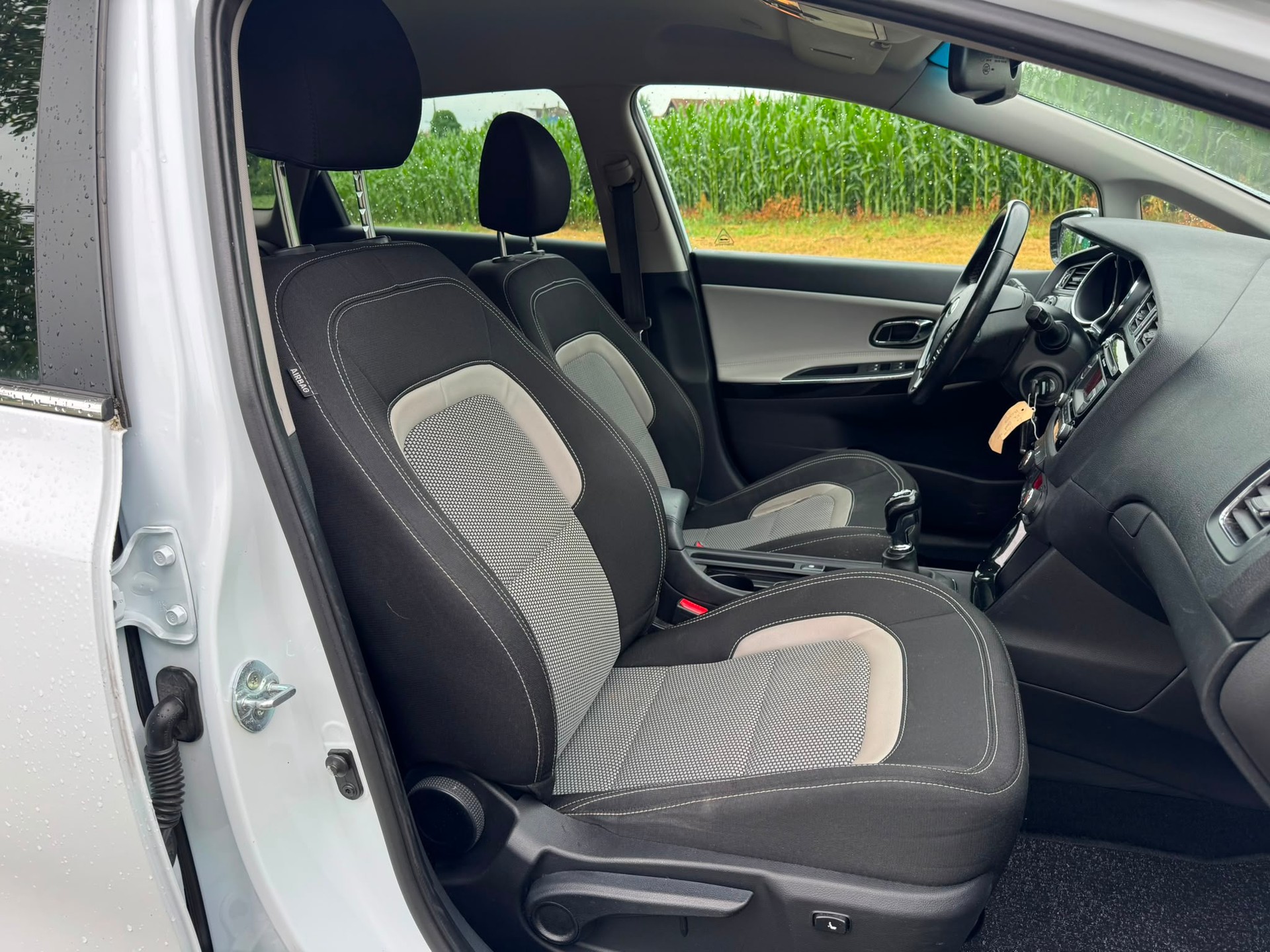 KIA Cee'd Sportswagon 1.6 CRDi-image-12