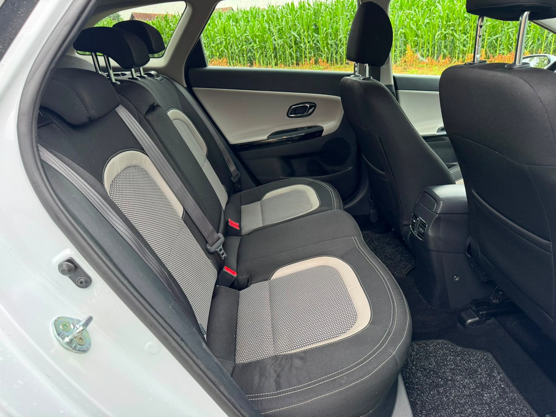 KIA Cee'd Sportswagon 1.6 CRDi-image-14