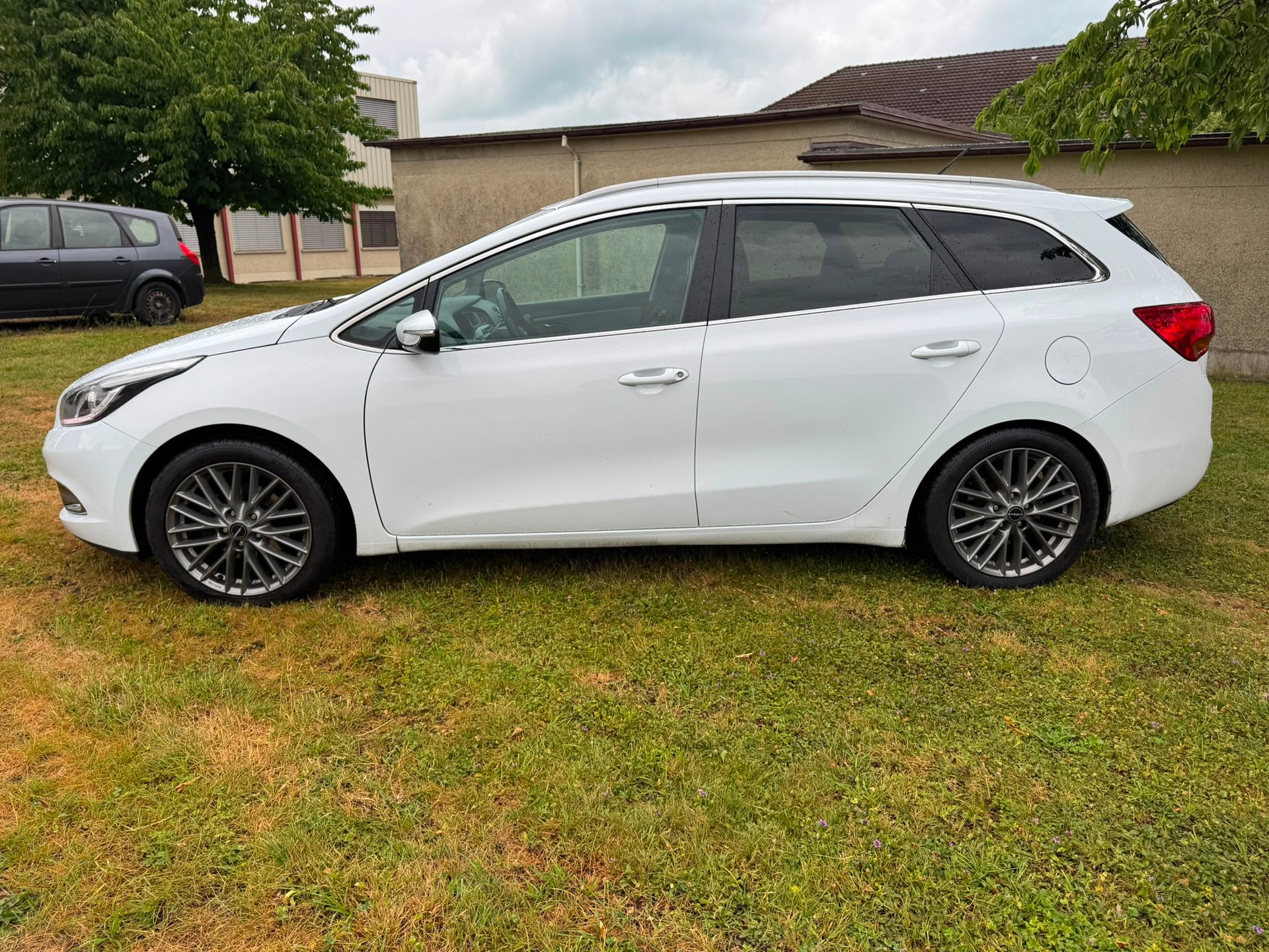 KIA Cee'd Sportswagon 1.6 CRDi-image-3