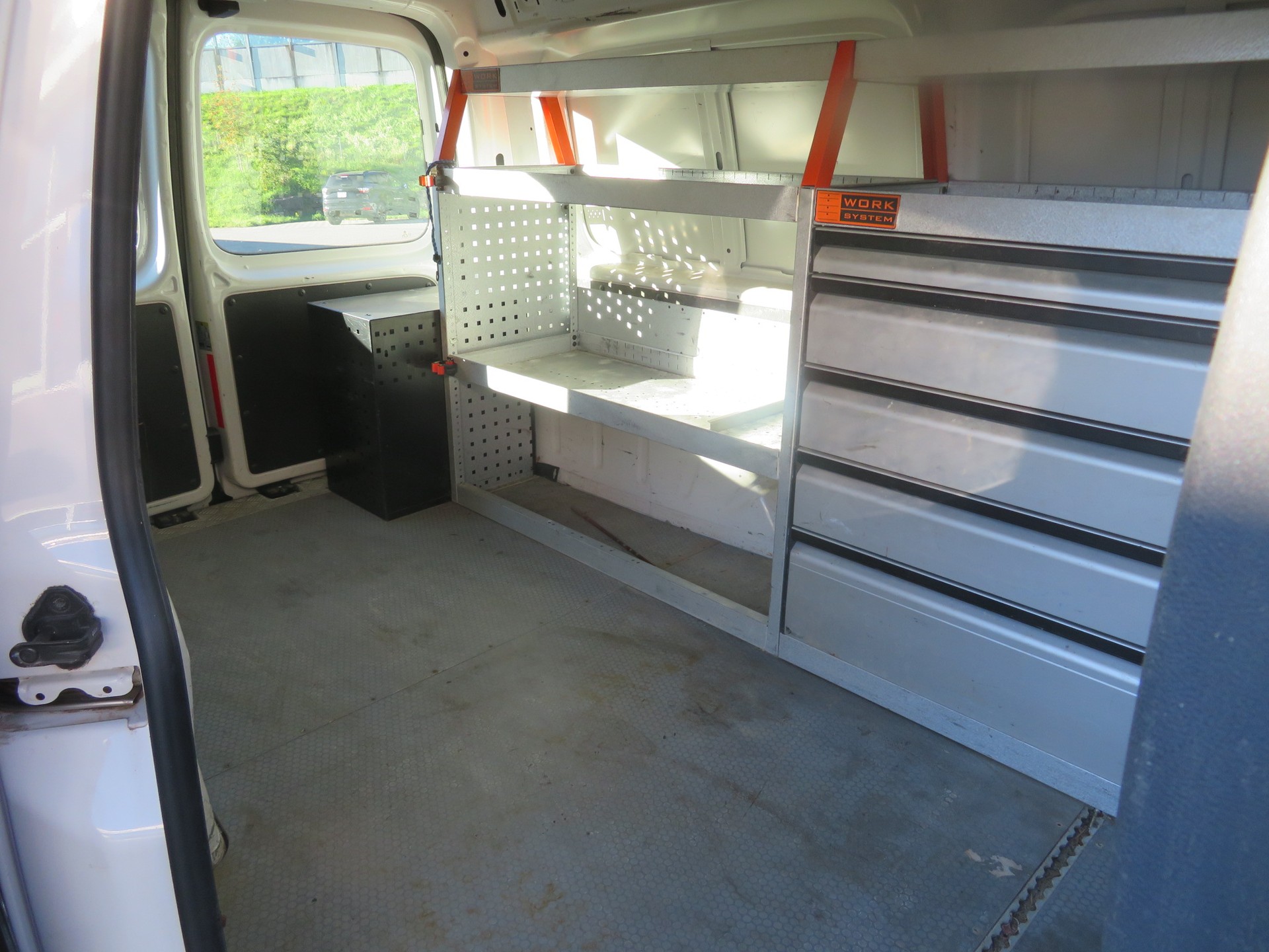 VW Caddy Maxi 1.6 TDI-image-5