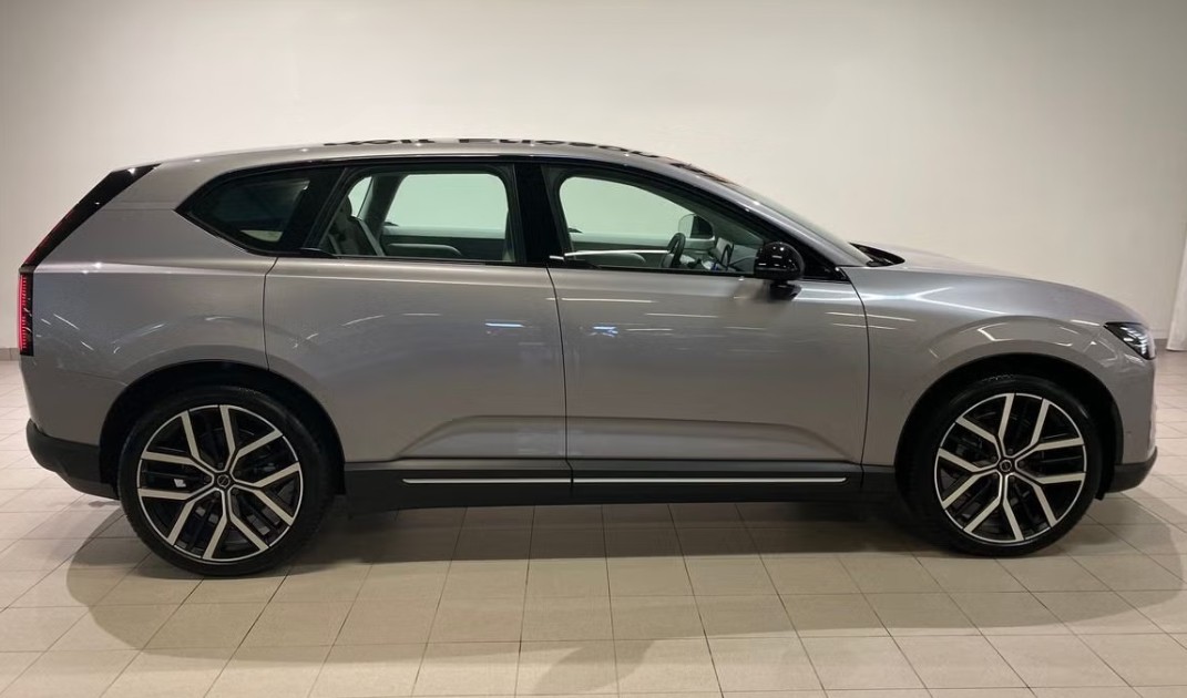 VOLVO EX60 Ultra AWD-image-2