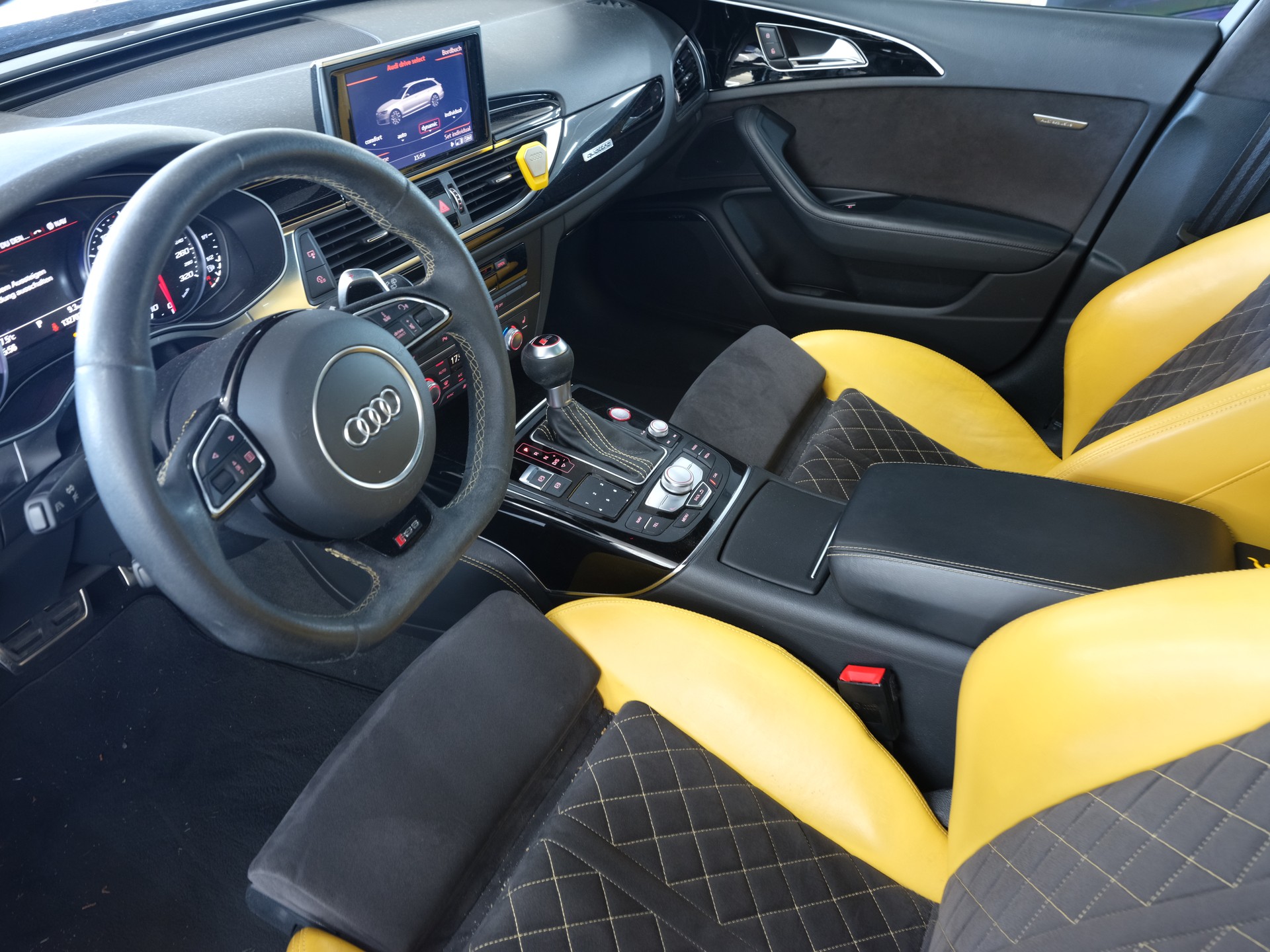 AUDI RS6 Avant 4.0 TFSI V8 performance quattro *Bose* *RS-Performance* *Panorama*-image-21