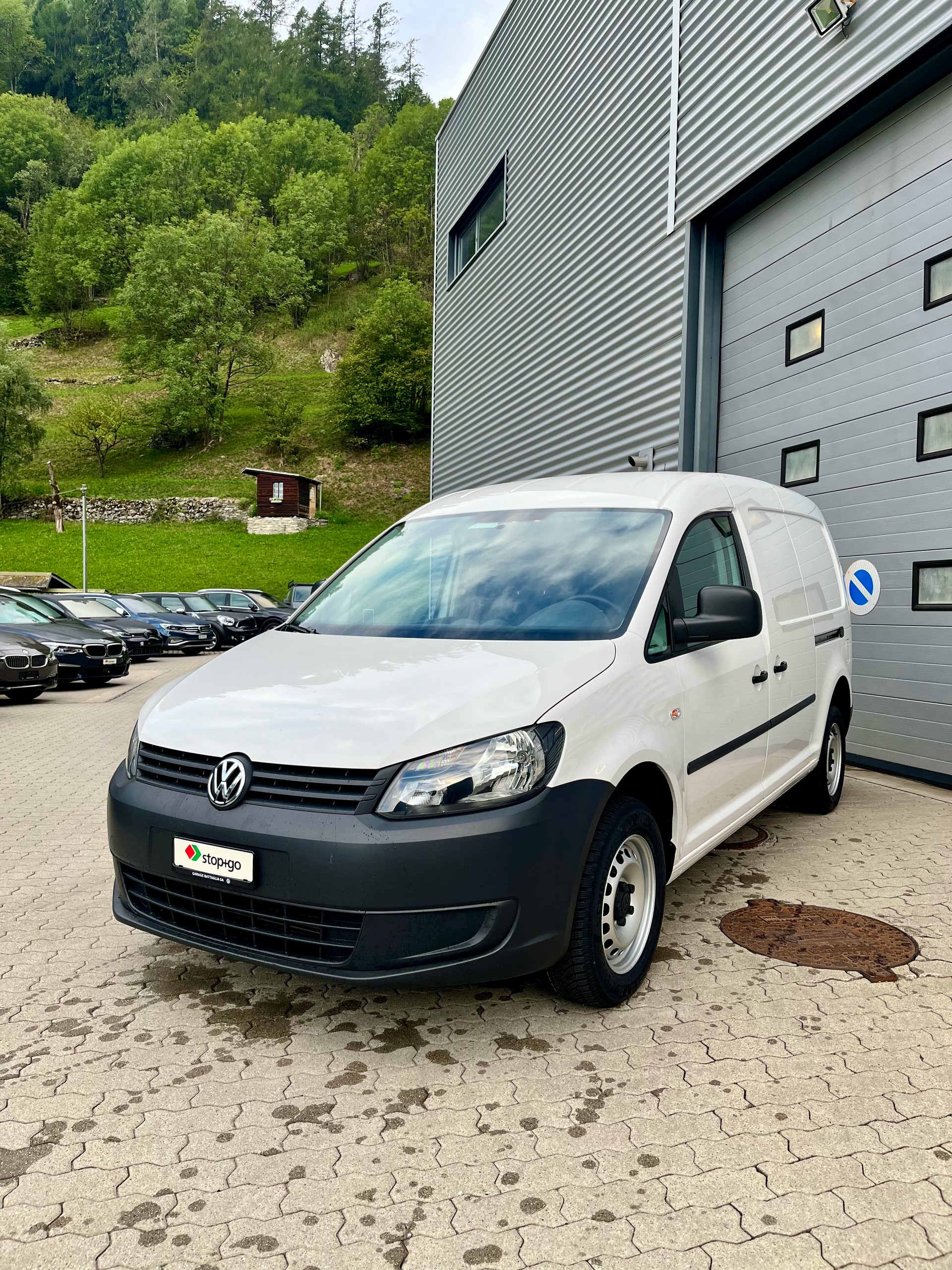 VW Caddy Maxi 2.0 TDI 4Motion-image-0