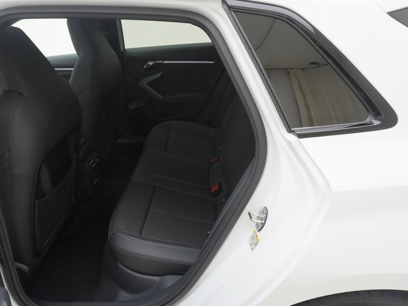 AUDI S3 Sportback 2.0 T FSI quattro S-Tronic-image-16