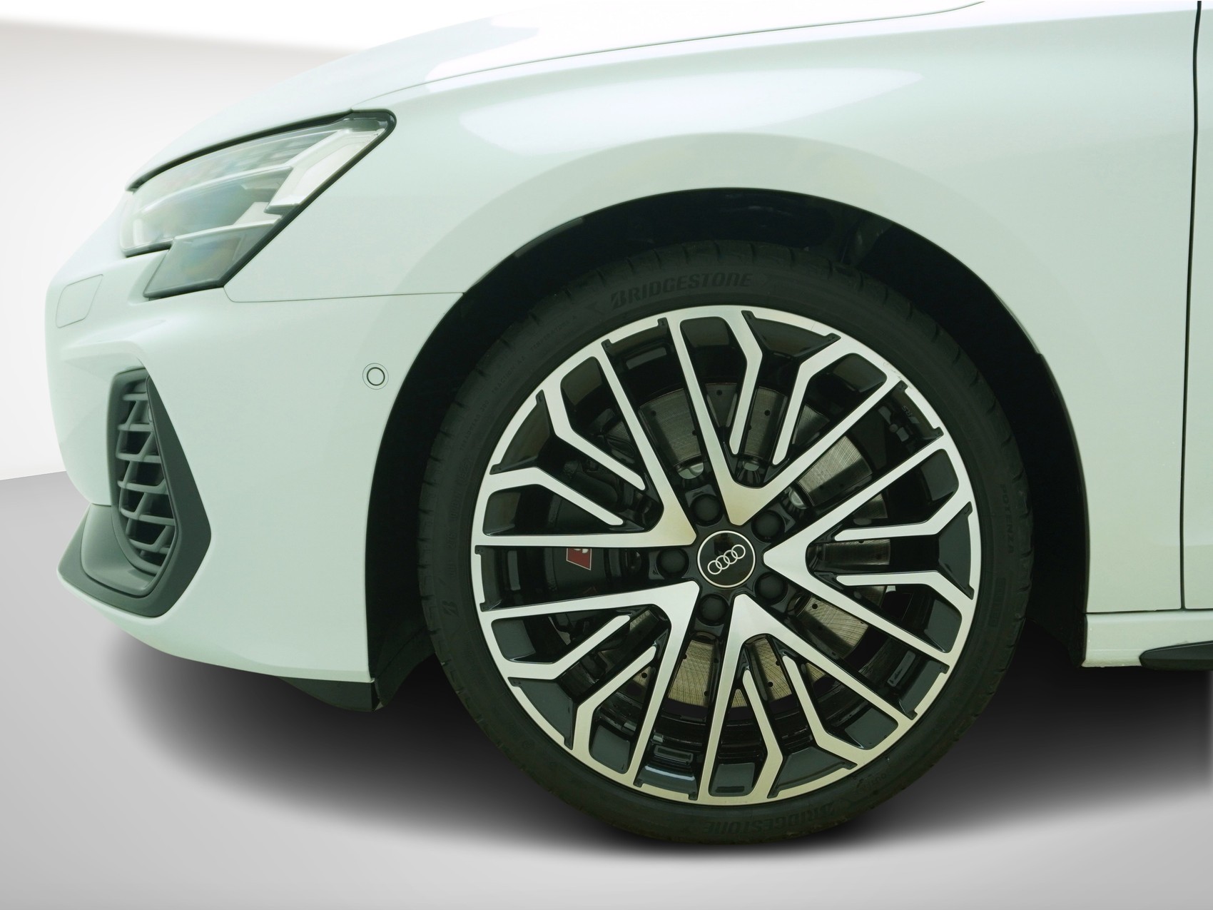 AUDI S3 Sportback 2.0 T FSI quattro S-Tronic-image-8