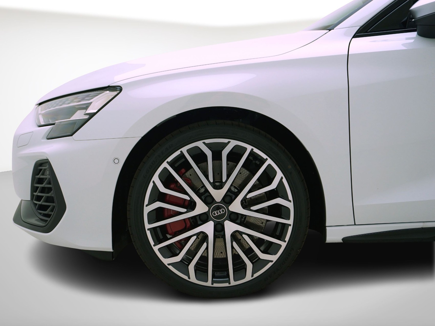 AUDI S3 Sportback 2.0 T FSI quattro S-Tronic-image-9