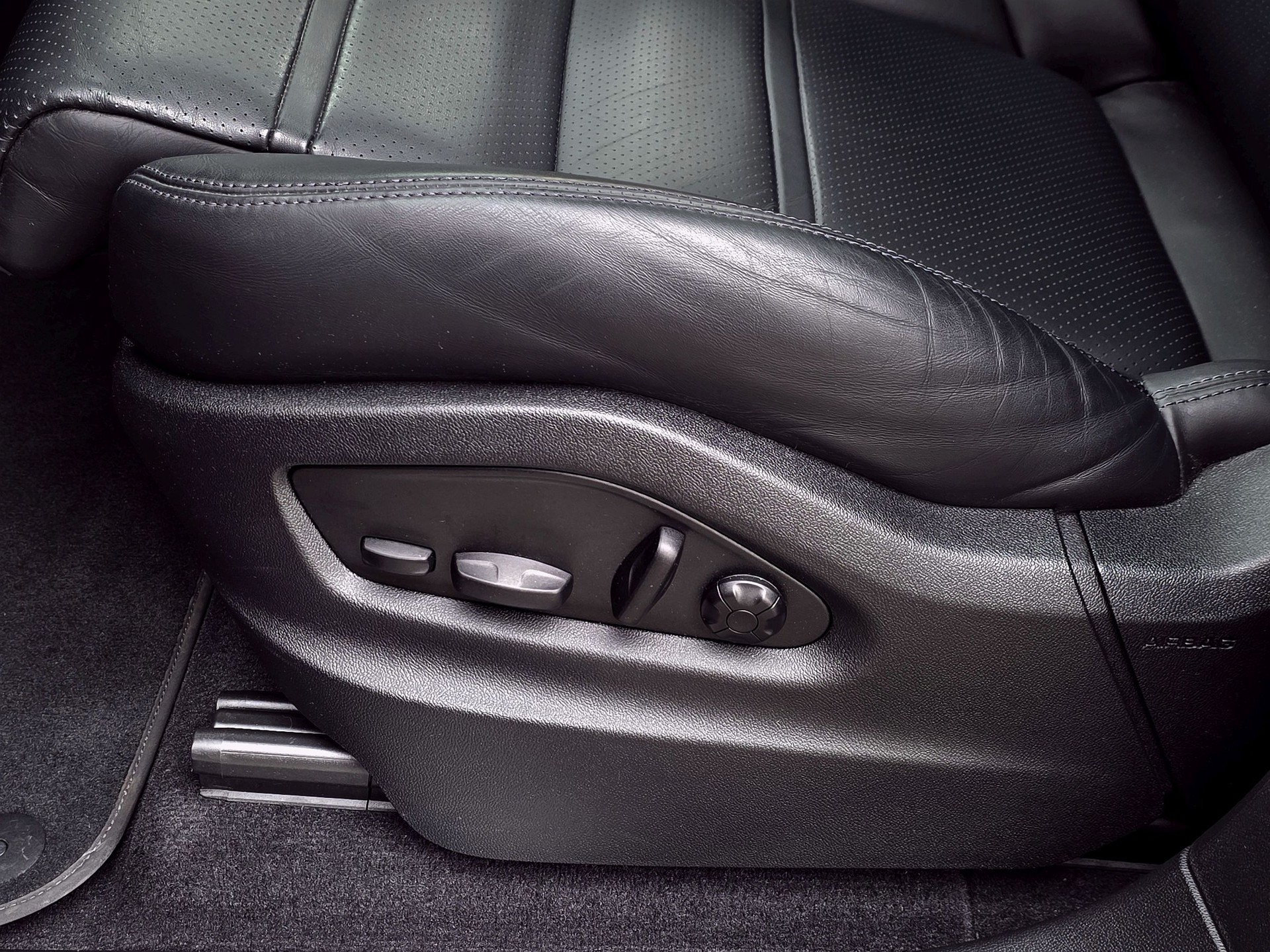 PORSCHE Cayenne Coupé E-Hybrid Tiptronic-image-24