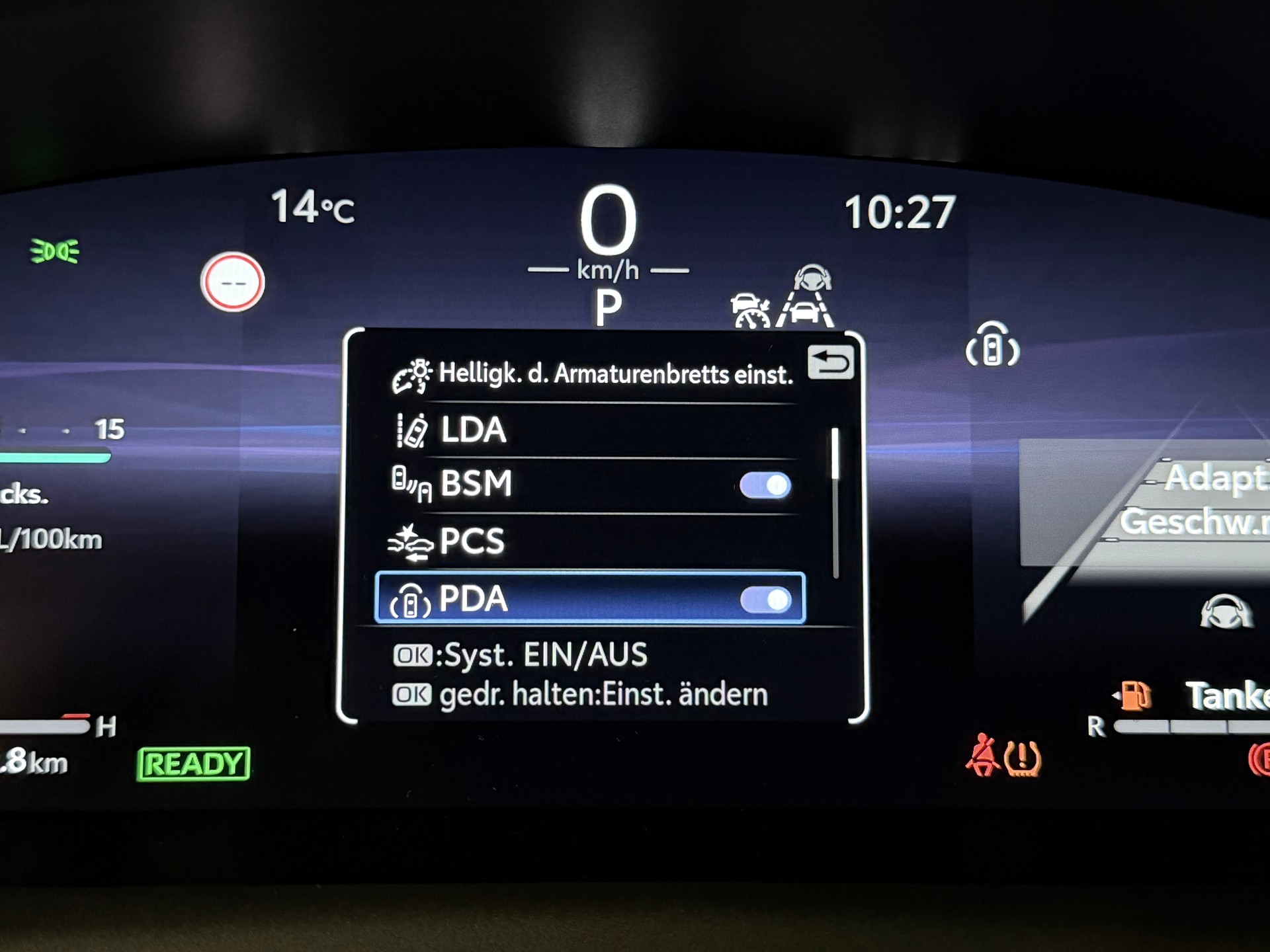 TOYOTA Corolla Cross 2.0 Trend e-CVT AWD-image-24