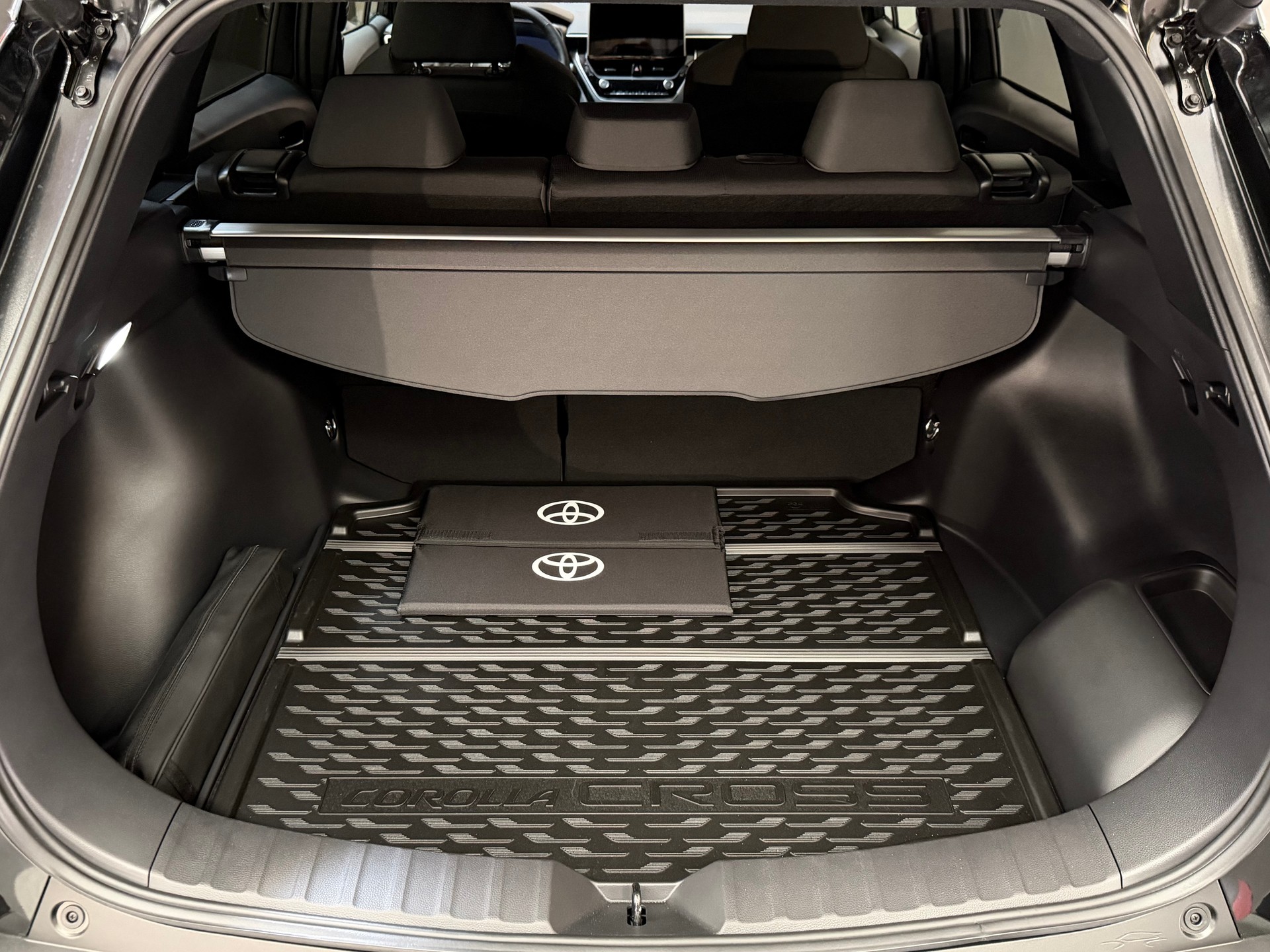 TOYOTA Corolla Cross 2.0 Trend e-CVT AWD-image-10
