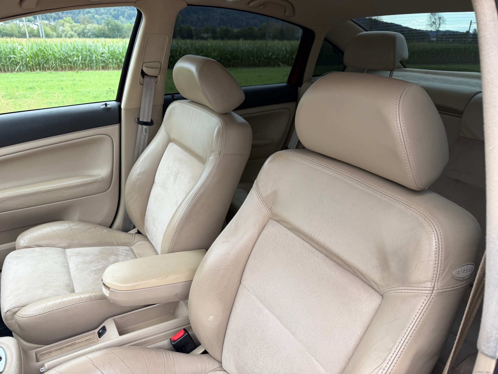 VW Passat 1.8 T Highline-image-18