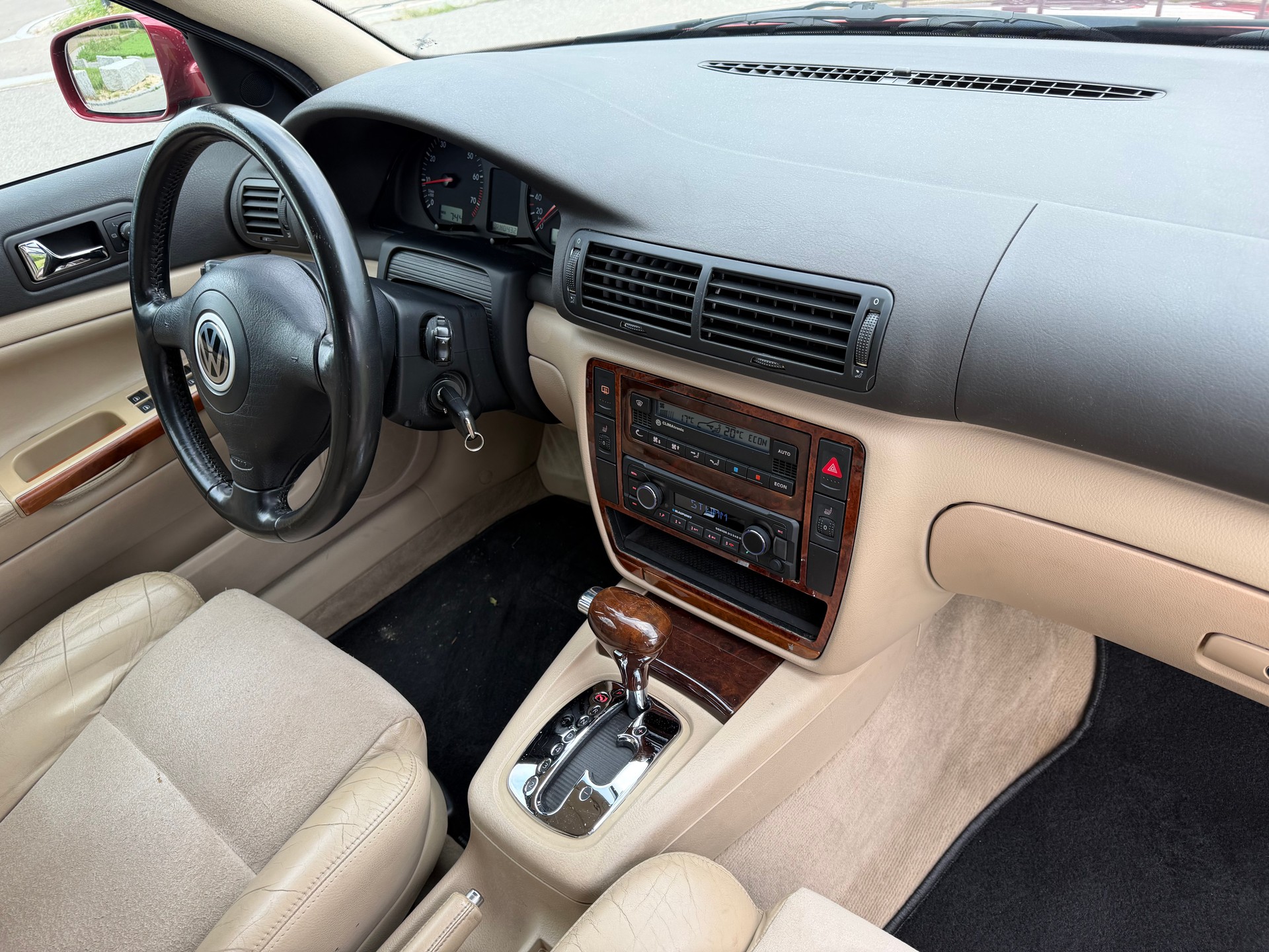 VW Passat 1.8 T Highline-image-13