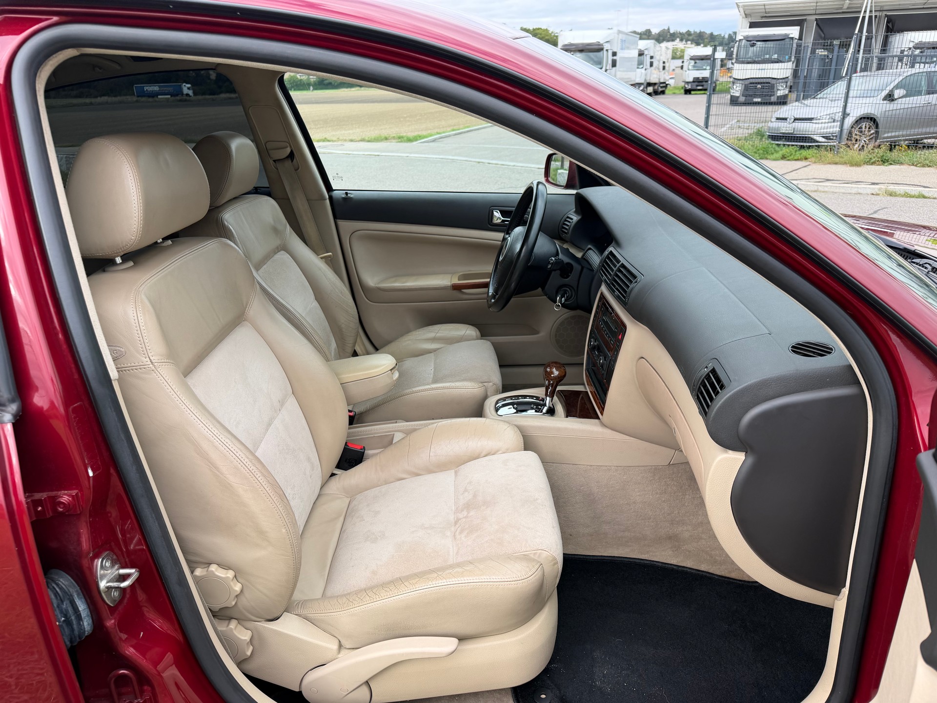 VW Passat 1.8 T Highline-image-17