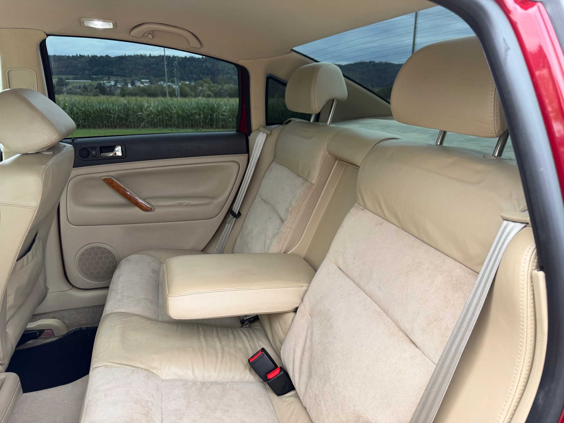 VW Passat 1.8 T Highline-image-22