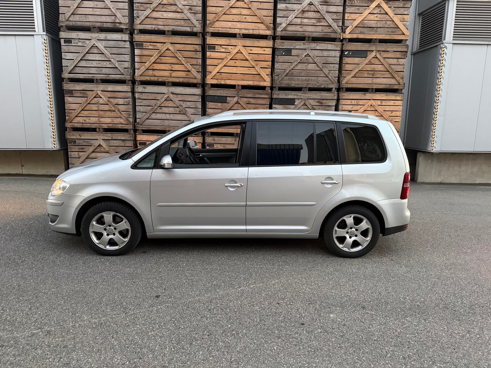 VW Touran 1.4 TSI Highline DSG-image-5